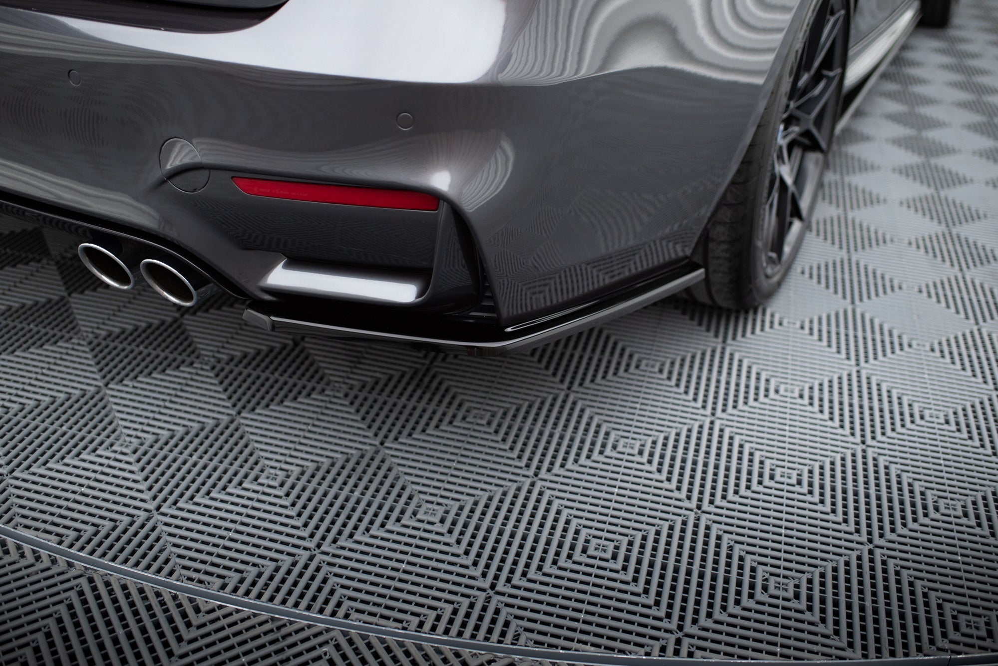 Maxton Design Splitters laterales traseros para BMW M3 F80 - imagen 1