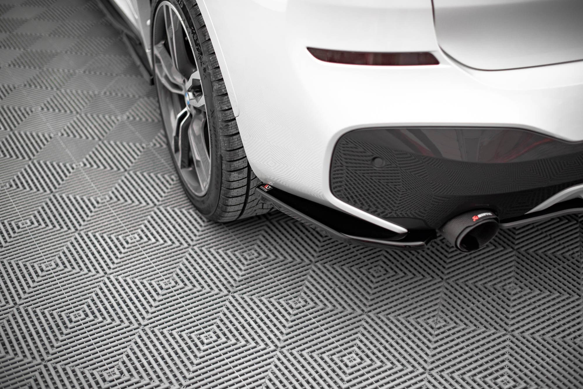 Maxton Design Splitters laterales traseros para BMW X1 M-Pack F48 / F48 Facelift - imagen 1