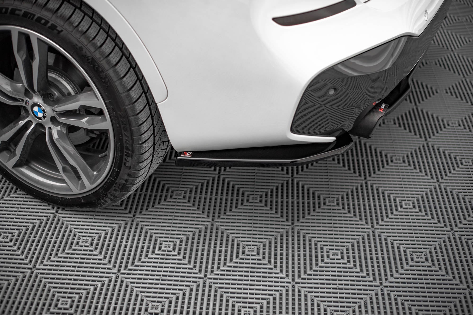Maxton Design Splitters laterales traseros para BMW X1 M-Pack F48 / F48 Facelift - imagen 3
