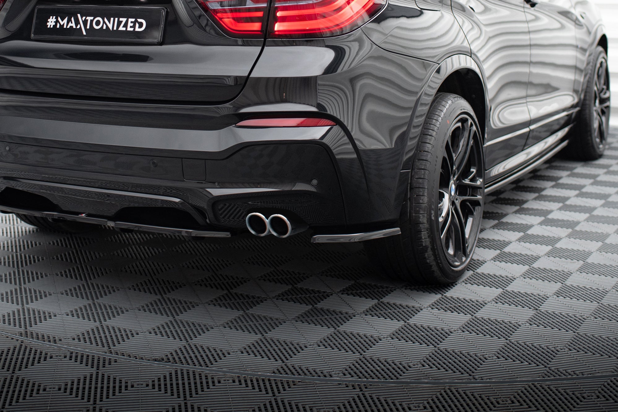 Maxton Design Splitters laterales traseros para BMW X4 M-PACK - imagen 1