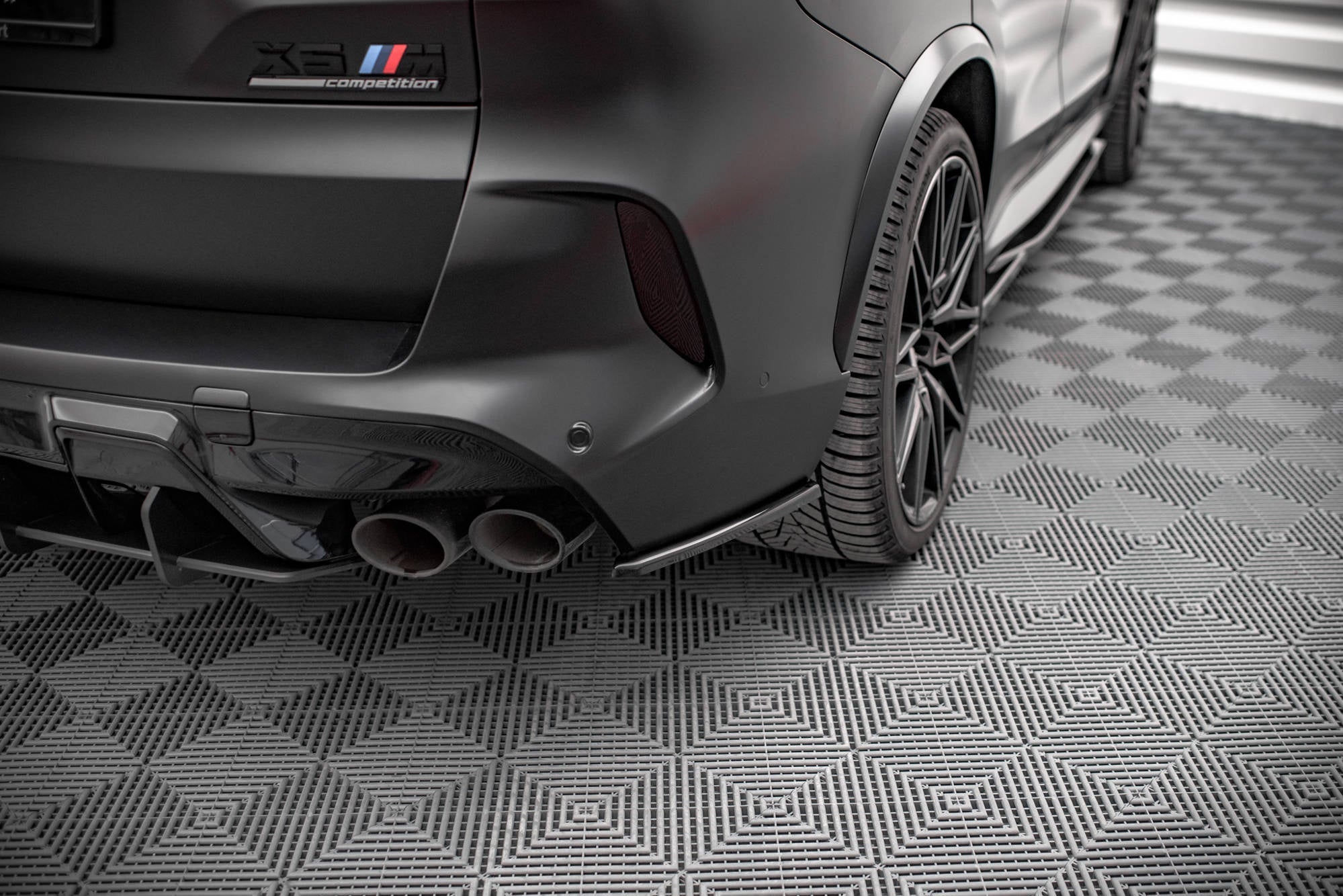 Maxton Design Splitters laterales traseros para BMW X5M F95 / F95 Facelift - imagen 1