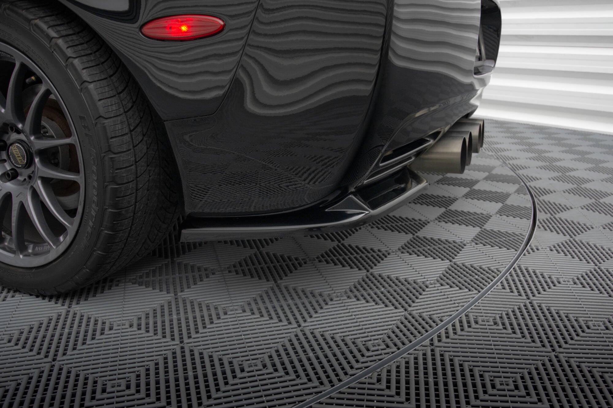 Maxton Design Splitters laterales traseros para Chevrolet Corvette C5 - imagen 2