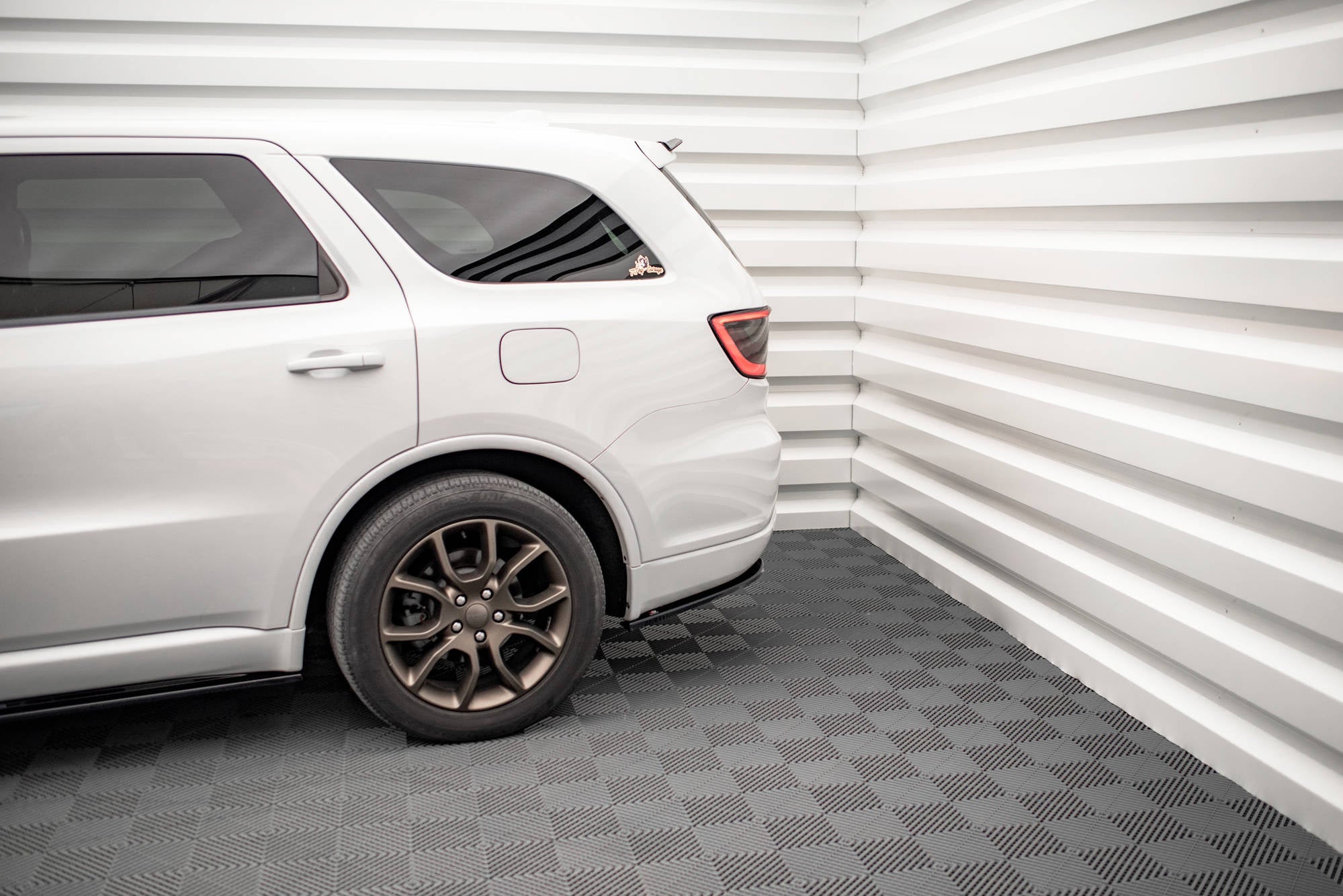 Maxton Design Splitters laterales traseros para Dodge Durango RT Mk3 - imagen 3