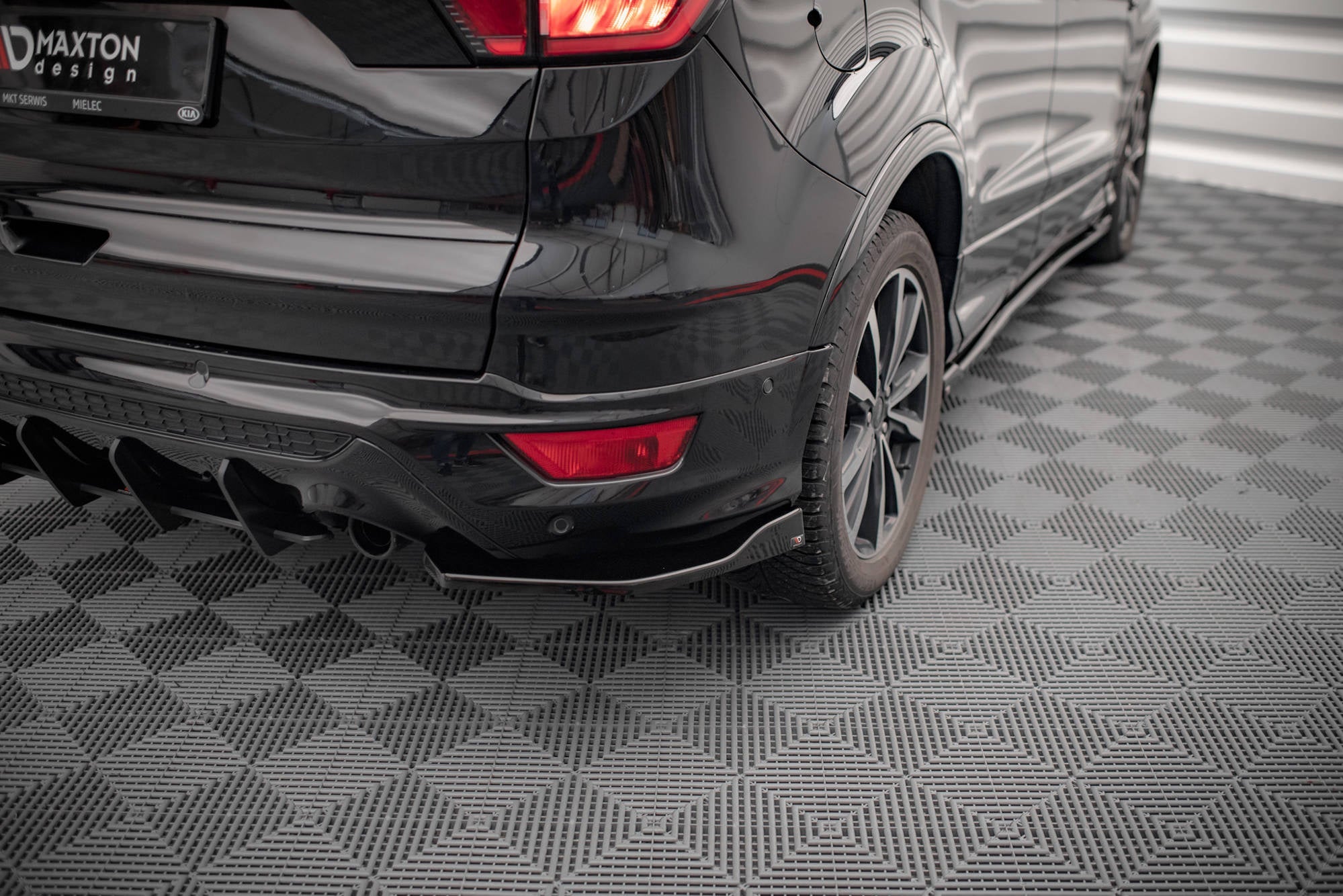 Maxton Design Splitters laterales traseros para Ford Escape ST-Line Mk3 - imagen 1