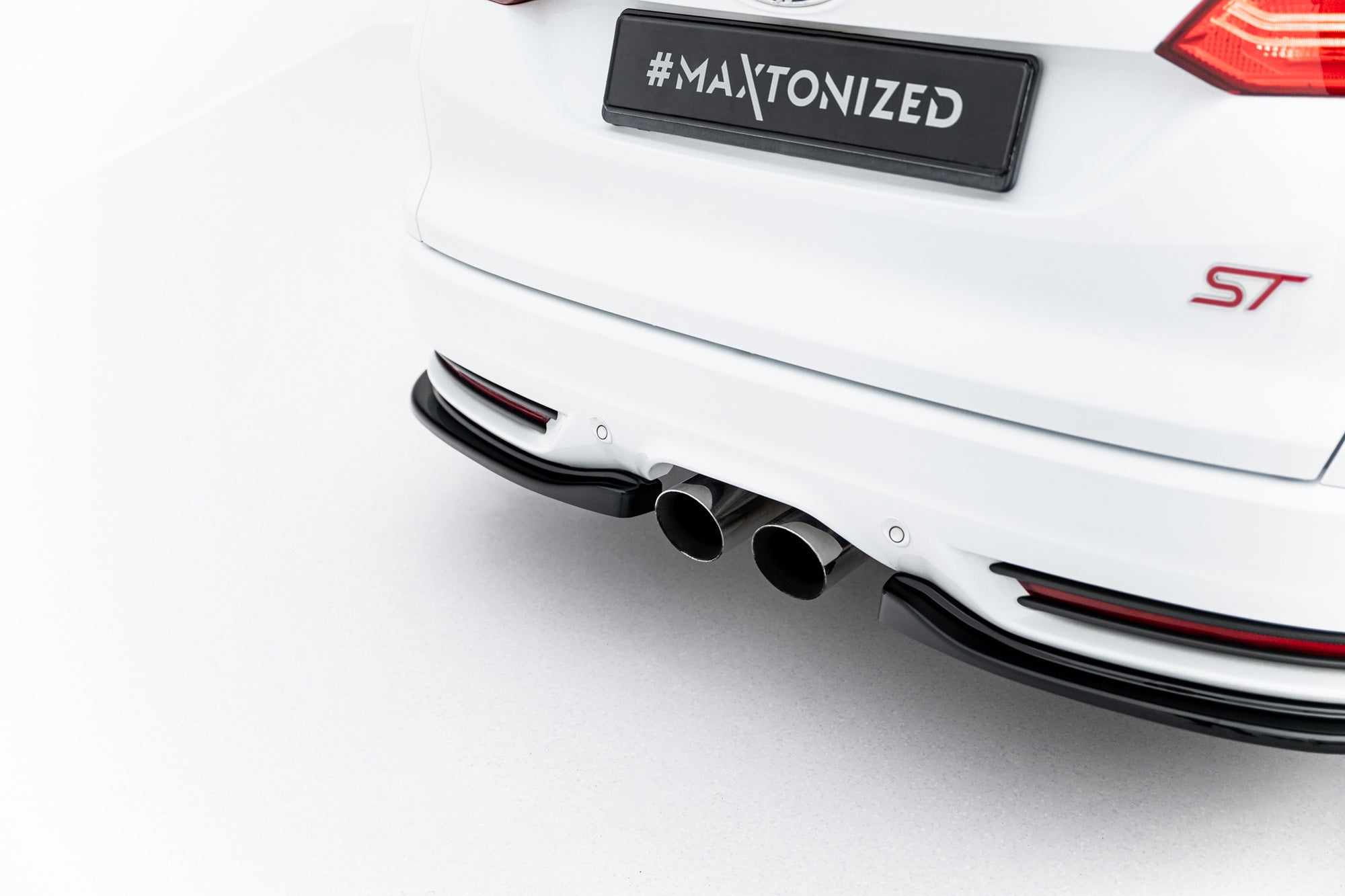 Maxton Design Splitters laterales traseros para Ford Focus ST Estate Mk3 / Mk3 Facelift - imagen 4
