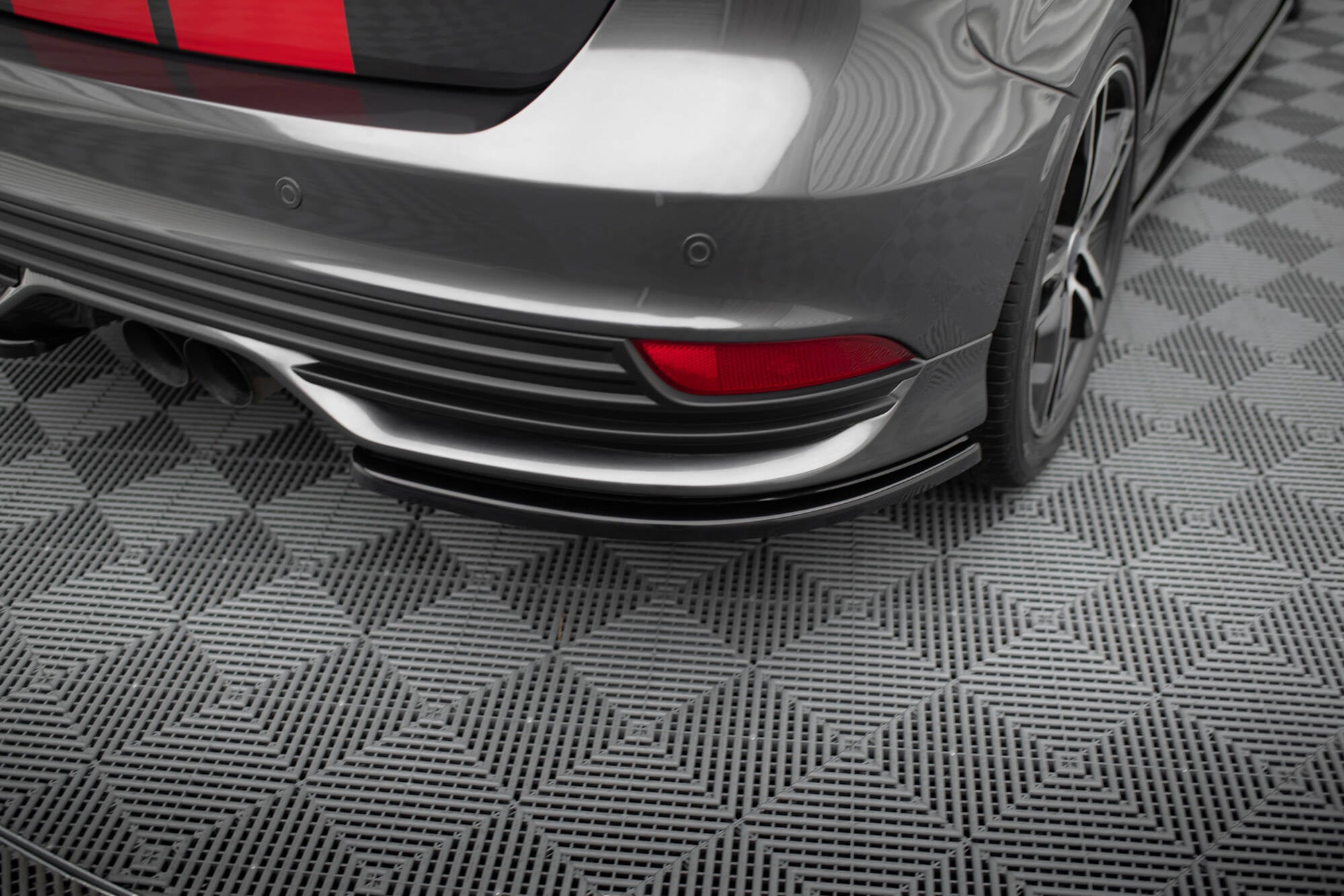 Maxton Design Splitters laterales traseros para Ford Focus ST Mk3 Facelift - imagen 1