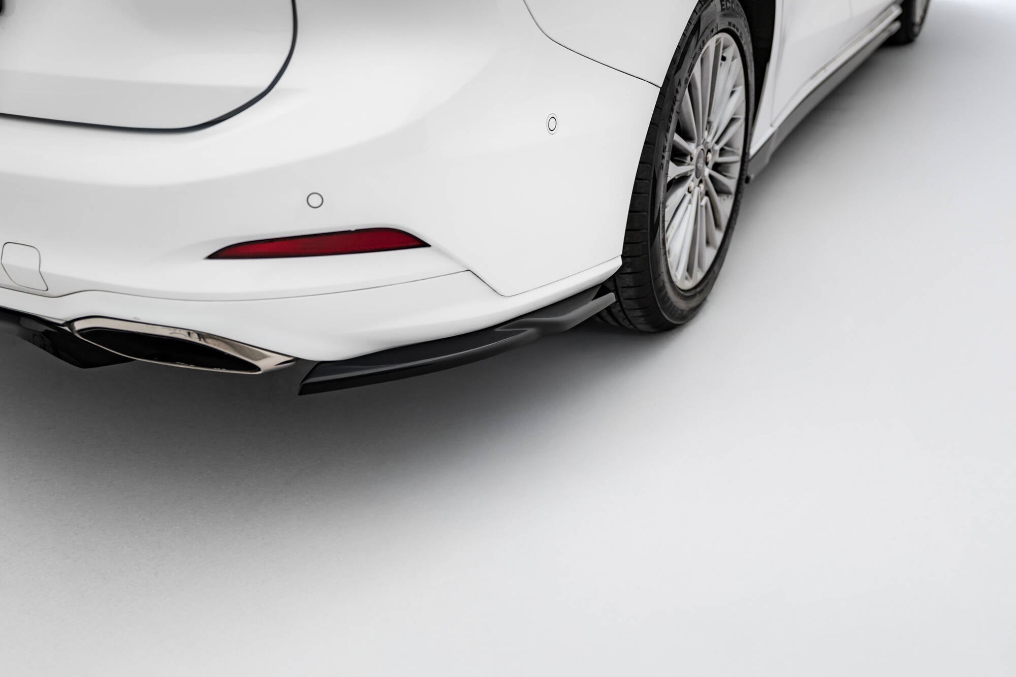 Maxton Design Splitters laterales traseros para Ford Focus Vignale Estate Mk4 - imagen 1