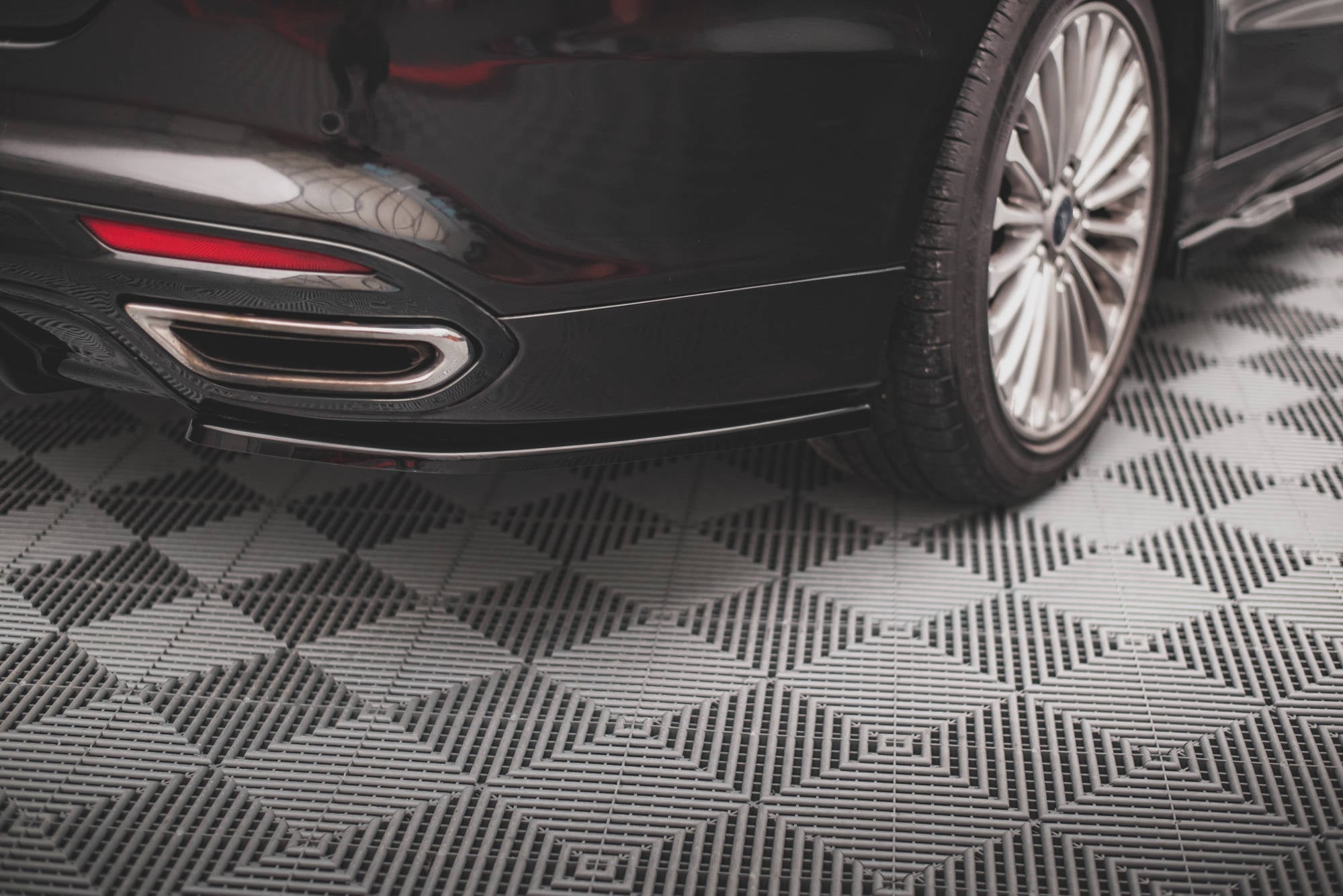 Maxton Design Splitters laterales traseros para Ford Mondeo Mk5 - imagen 1