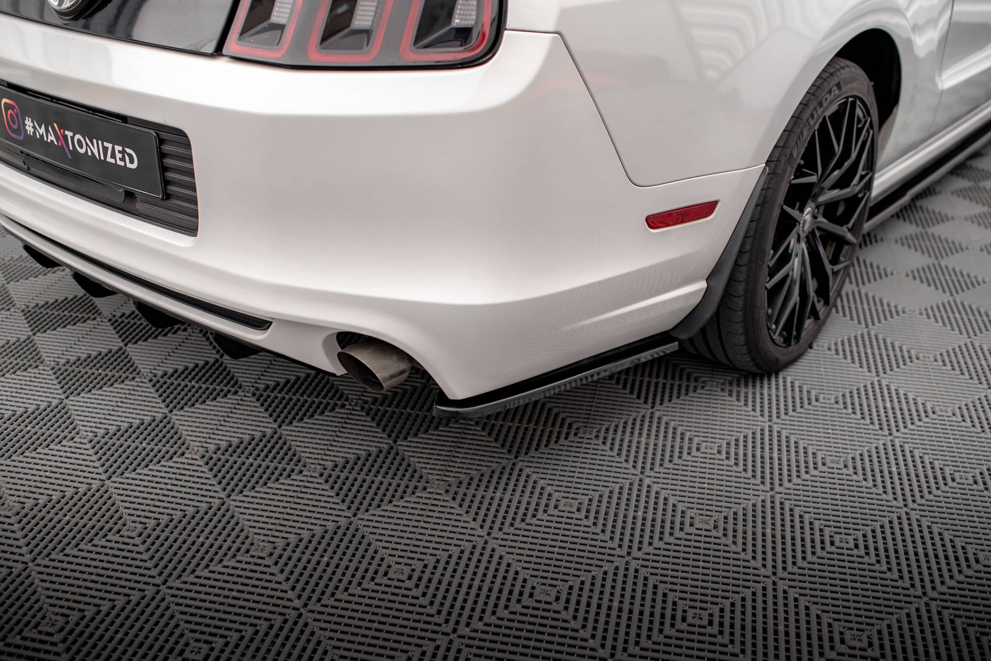 Maxton Design Splitters laterales traseros para Ford Mustang Mk5 Facelift - imagen 1