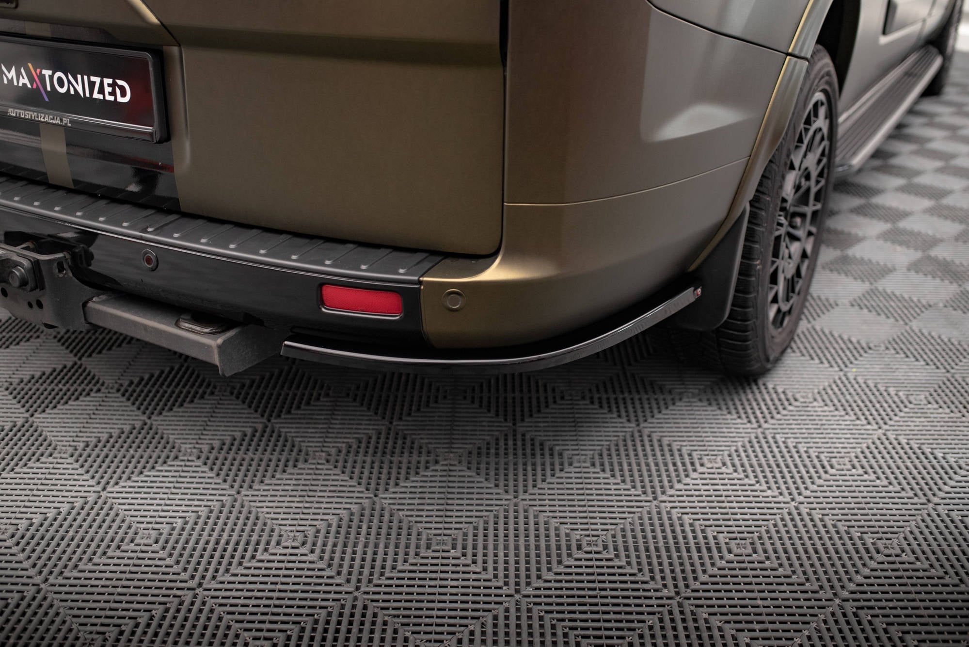 Maxton Design Splitters laterales traseros para Ford Tourneo Custom Mk1 Facelift - imagen 1