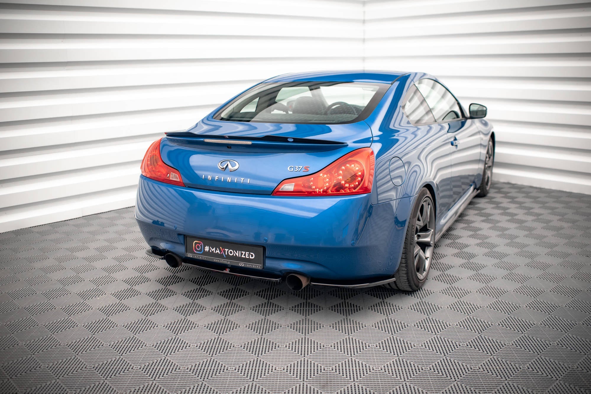 Maxton Design Splitters laterales traseros para Infiniti G37 Coupe - imagen 3