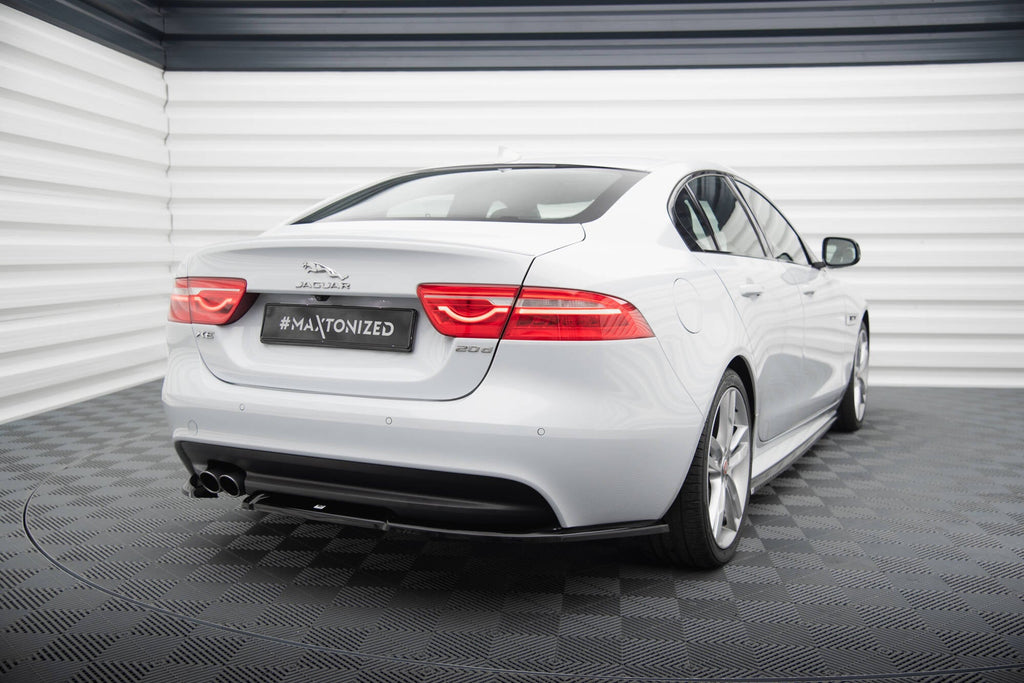 Maxton Design Splitters laterales traseros para Jaguar XE R-Sport X760 - imagen 1