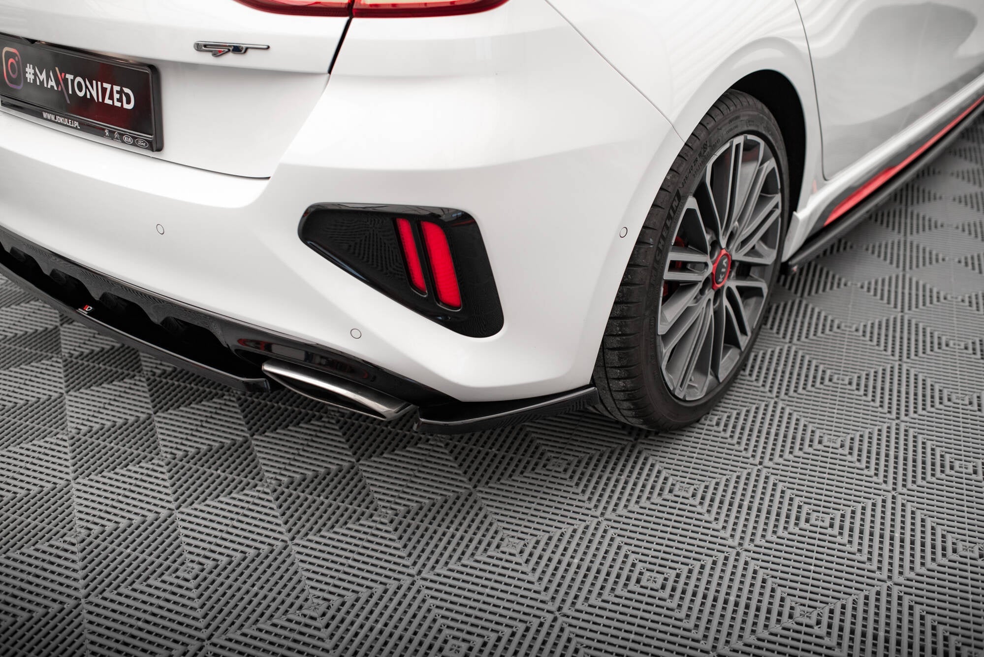 Maxton Design Splitters laterales traseros para Kia Ceed GT Mk3 - imagen 1