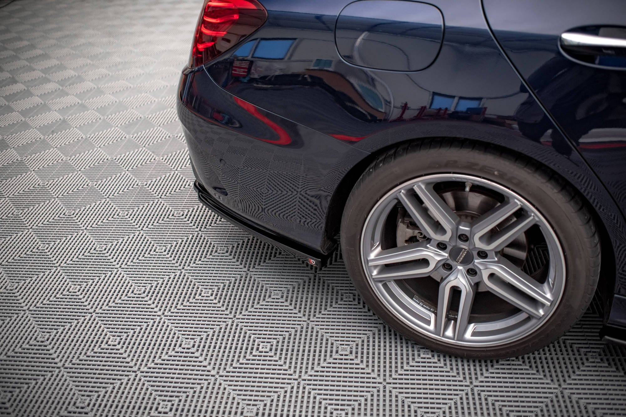 Maxton Design Splitters laterales traseros para Mercedes-AMG C 43 Sedan W205 Facelift - imagen 2