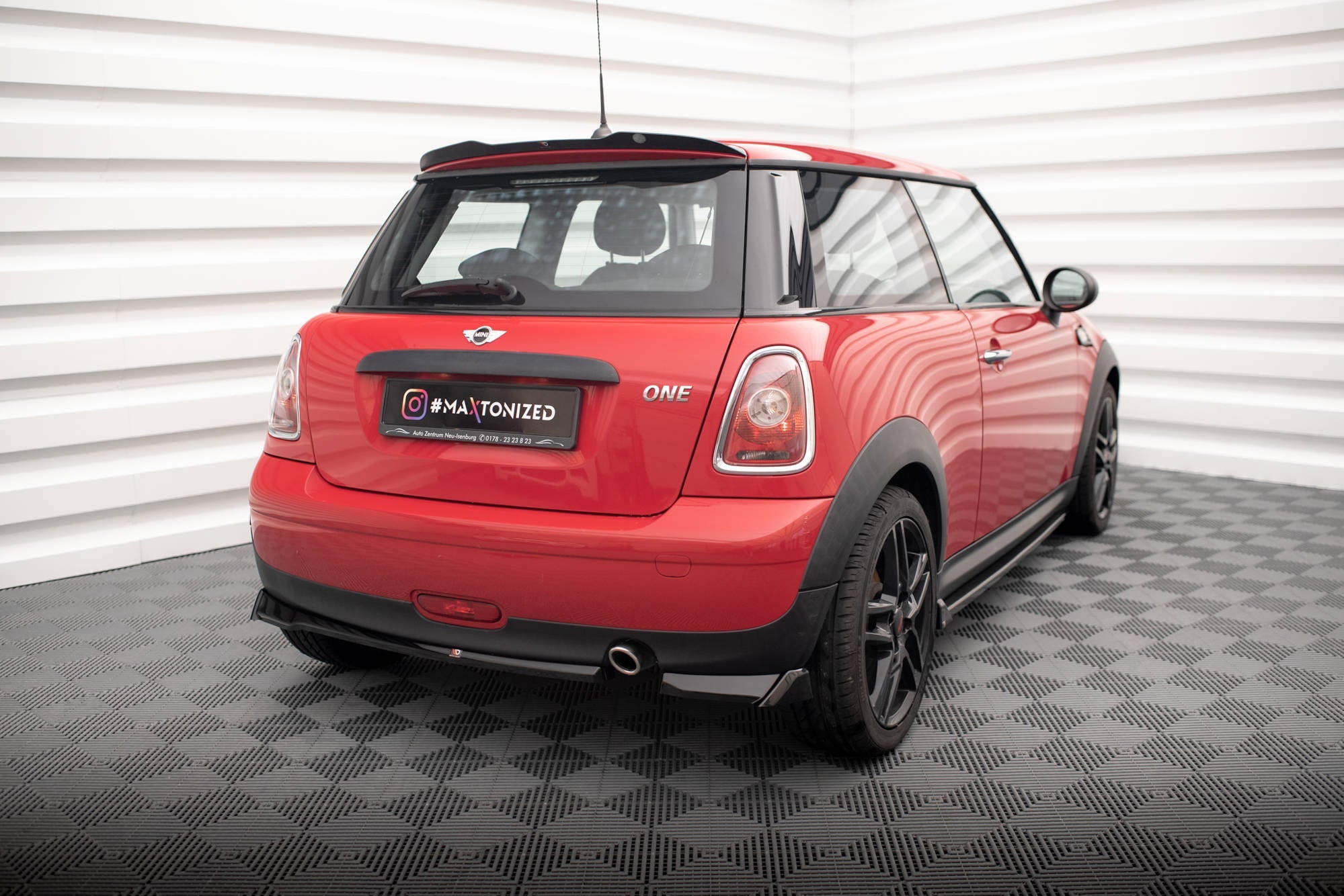 Maxton Design Splitters laterales traseros para Mini One R56 - imagen 1