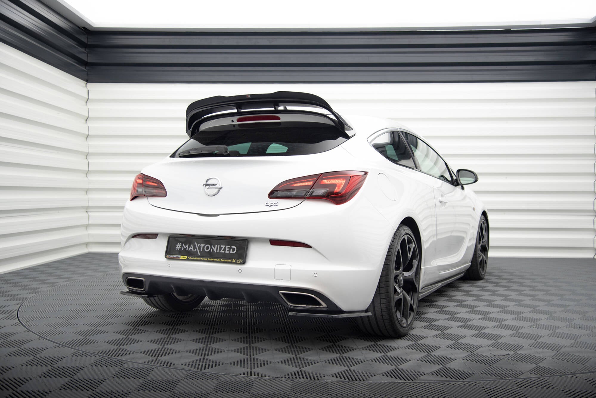 Maxton Design Splitters laterales traseros para Opel Astra J OPC / VXR - imagen 2
