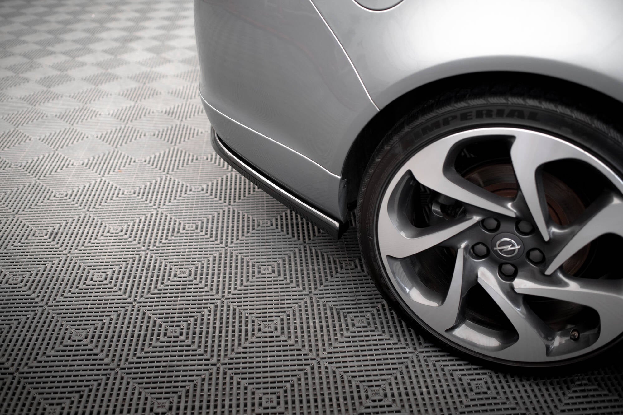 Maxton Design Splitters laterales traseros para Opel Insignia OPC-Line Mk1 - imagen 3