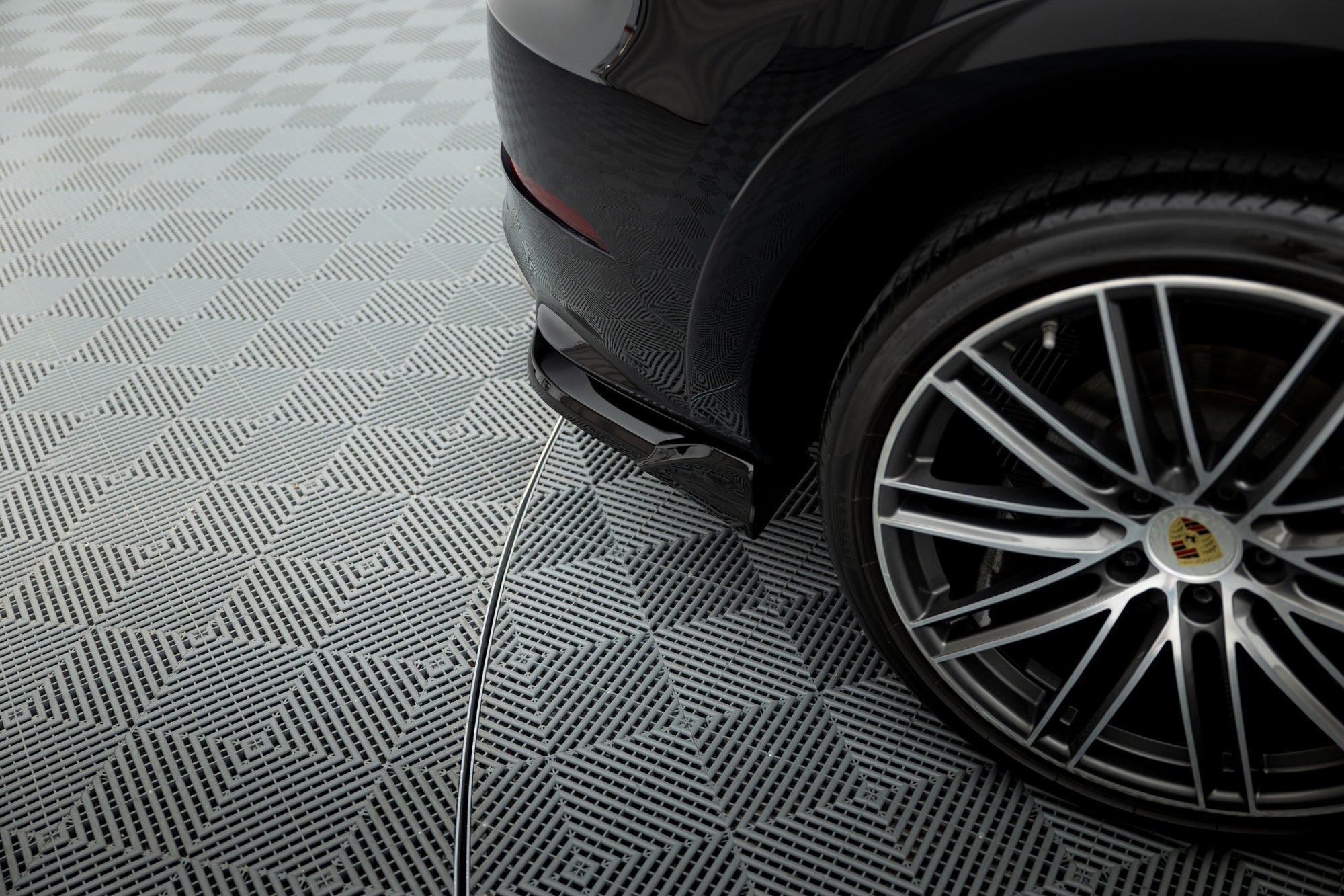 Maxton Design Splitters laterales traseros para Porsche Cayenne Sport Design SUV / Coupe Mk3 - imagen 1