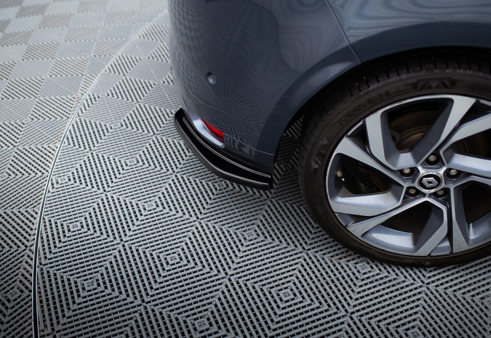 Maxton Design Splitters laterales traseros para Renault Megane Mk.4 GT-Line - imagen 2