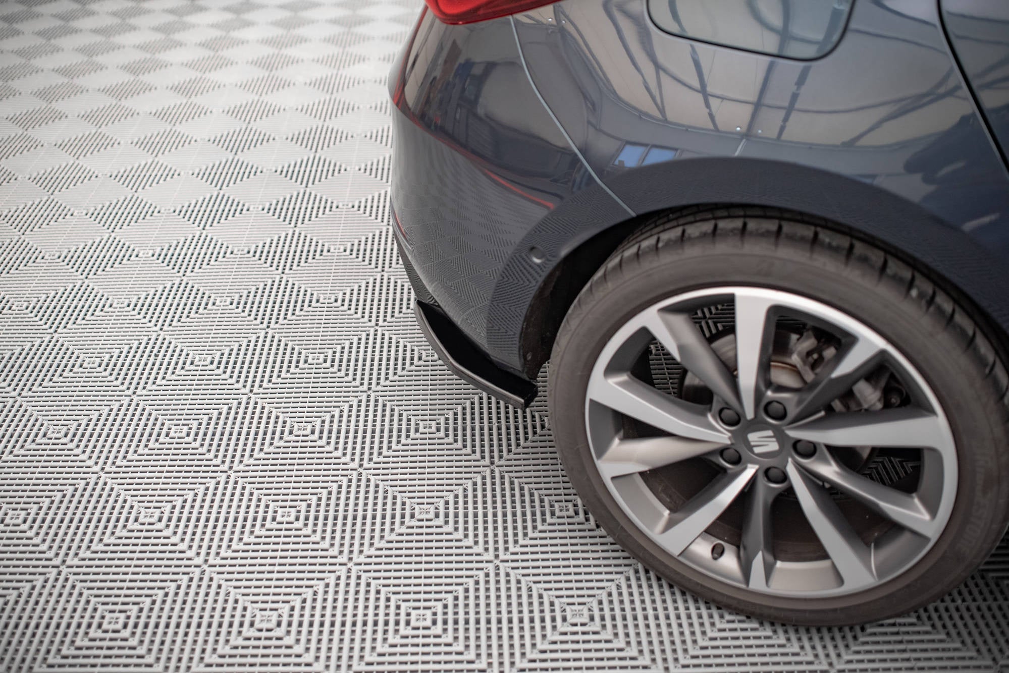 Maxton Design Splitters laterales traseros para Seat Leon FR Hatchback Mk4 - imagen 4