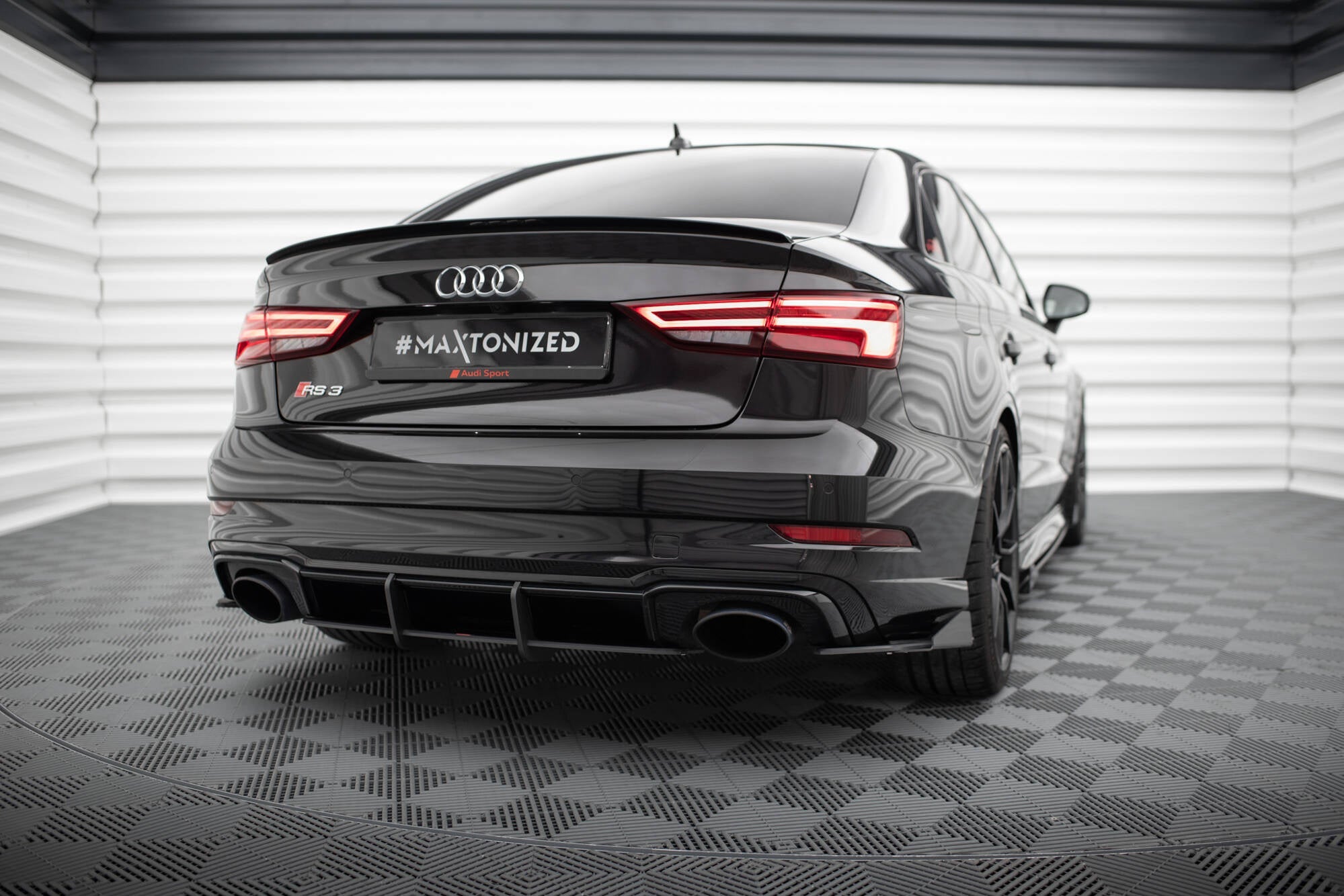 Maxton Design Street Pro Rear Side Splitters + Flaps para Audi RS3 Sedan 8V Facelift - imagen 2