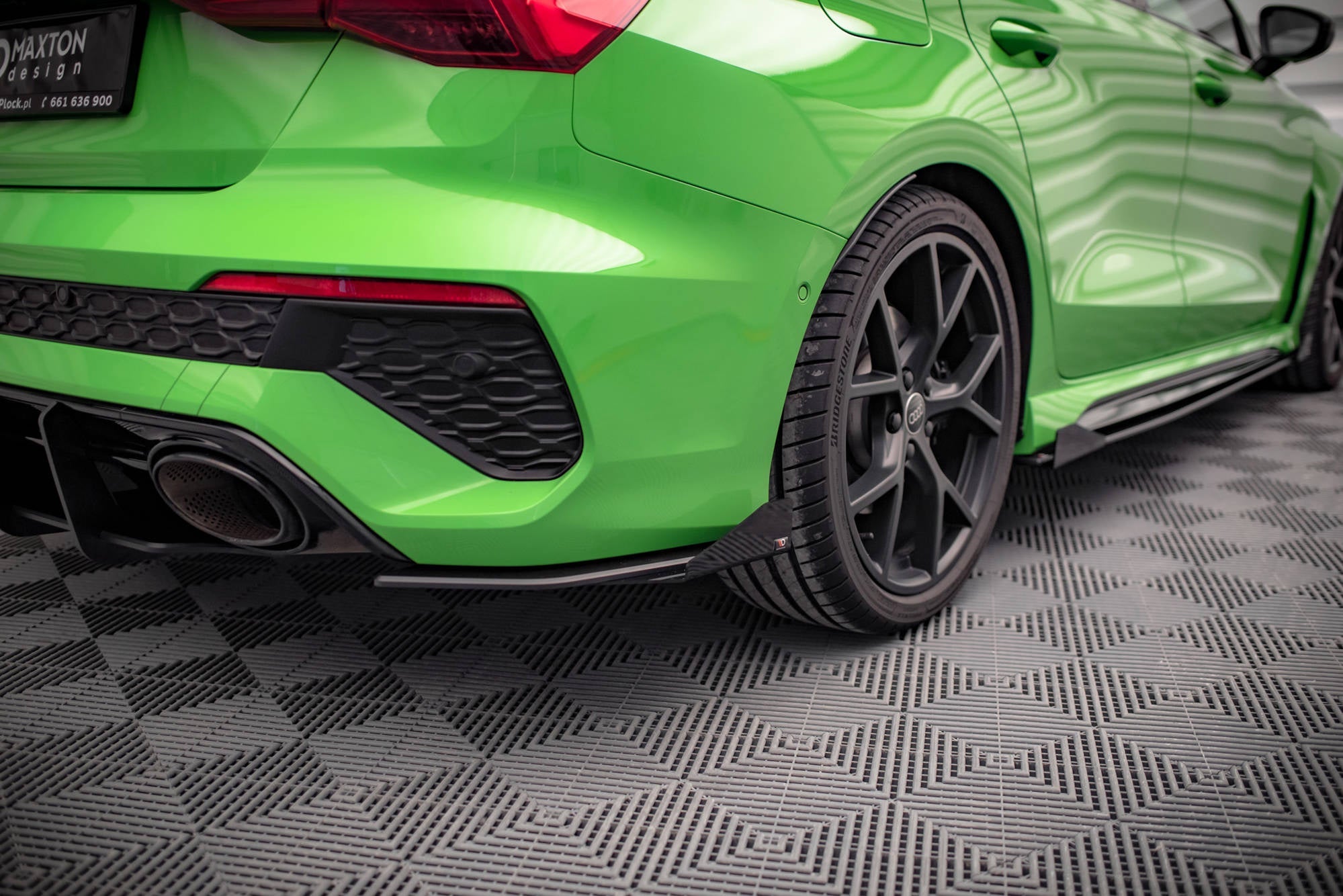 Maxton Design Street Pro Rear Side Splitters + Flaps para Audi RS3 Sedan 8Y - imagen 1
