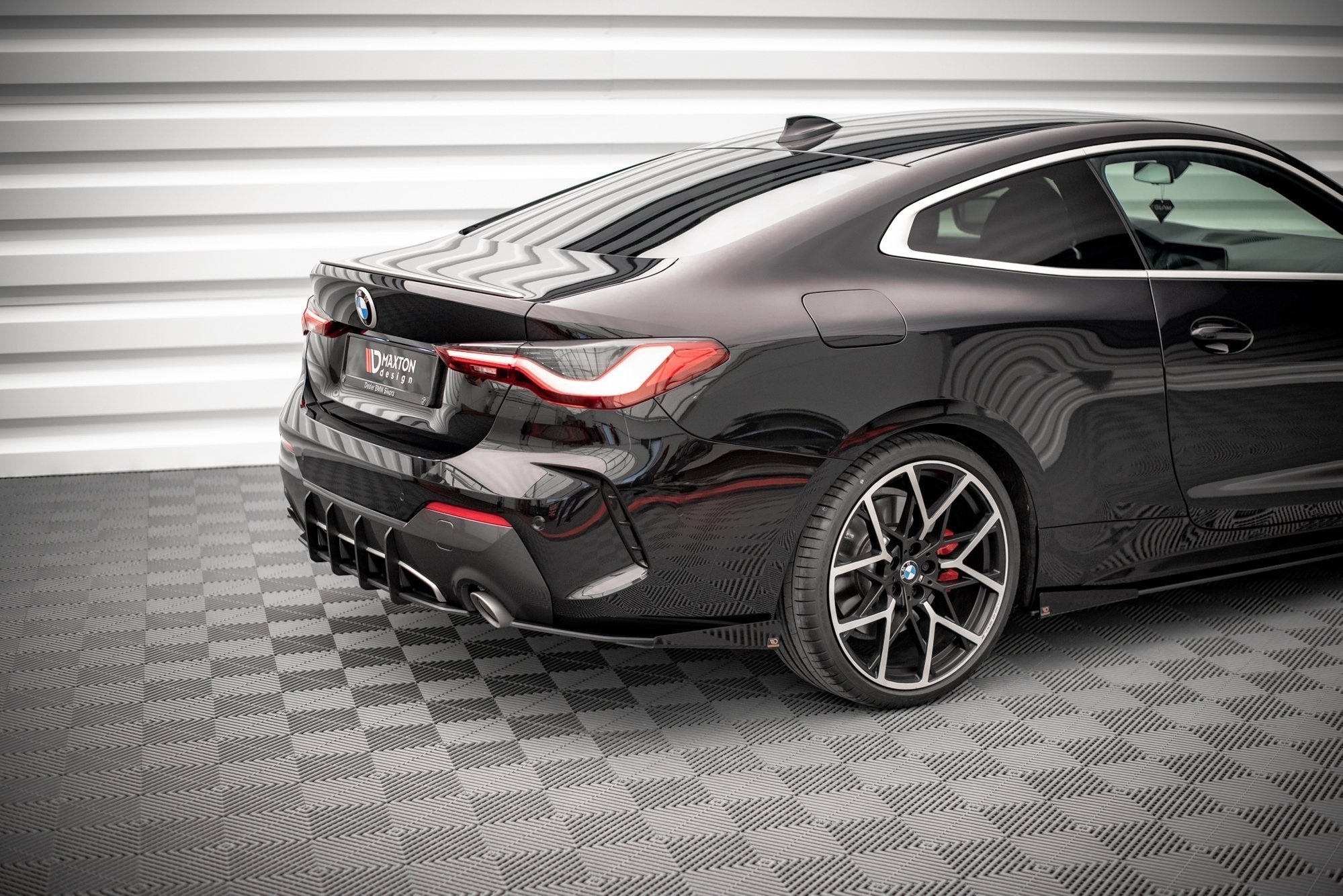 Maxton Design Street Pro Rear Side Splitters + Flaps para BMW 4 M-Pack G22 / G23 / G22 Facelift / G23 Facelift - imagen 2