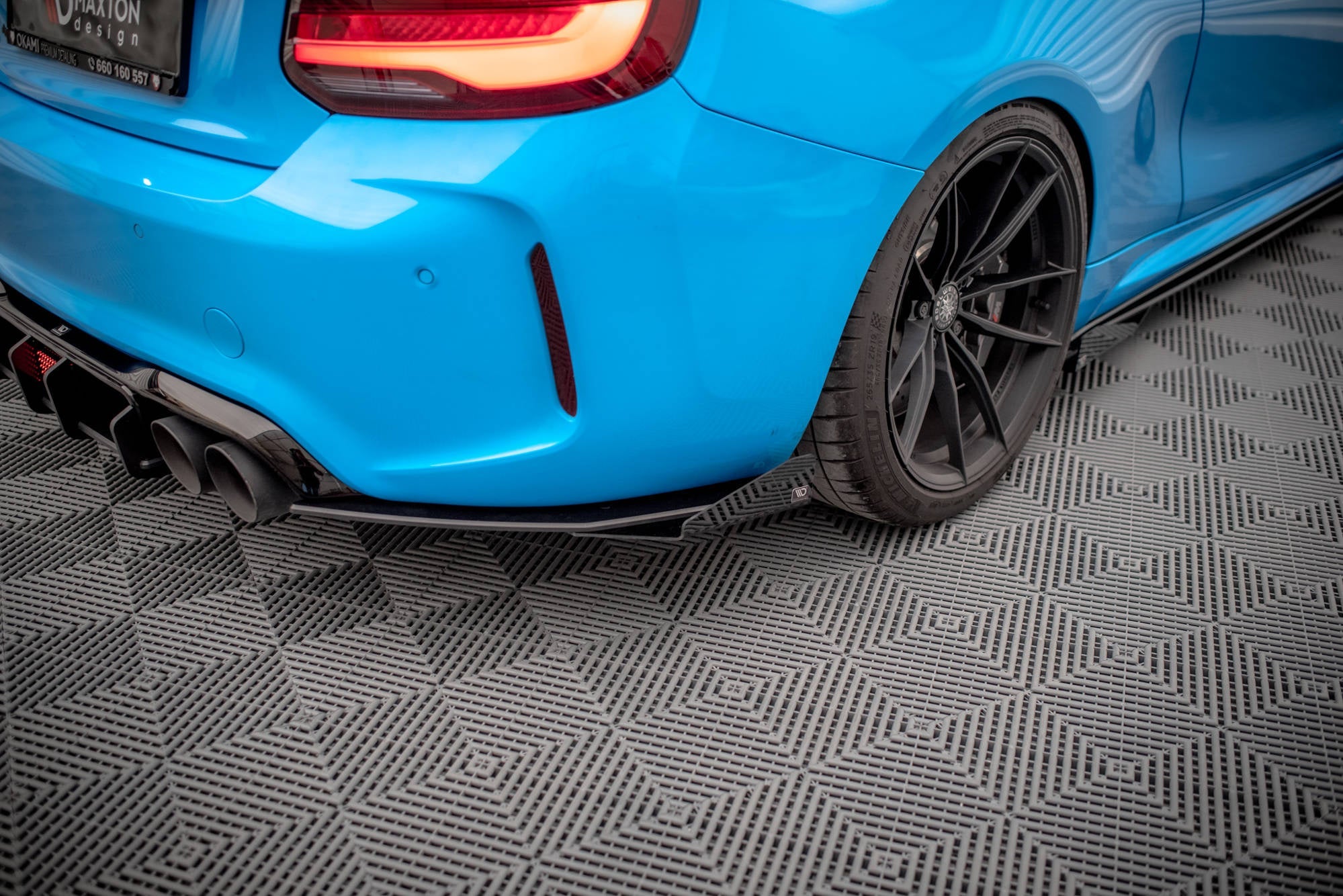 Maxton Design Street Pro Rear Side Splitters + Flaps para BMW M2 F87 - imagen 1