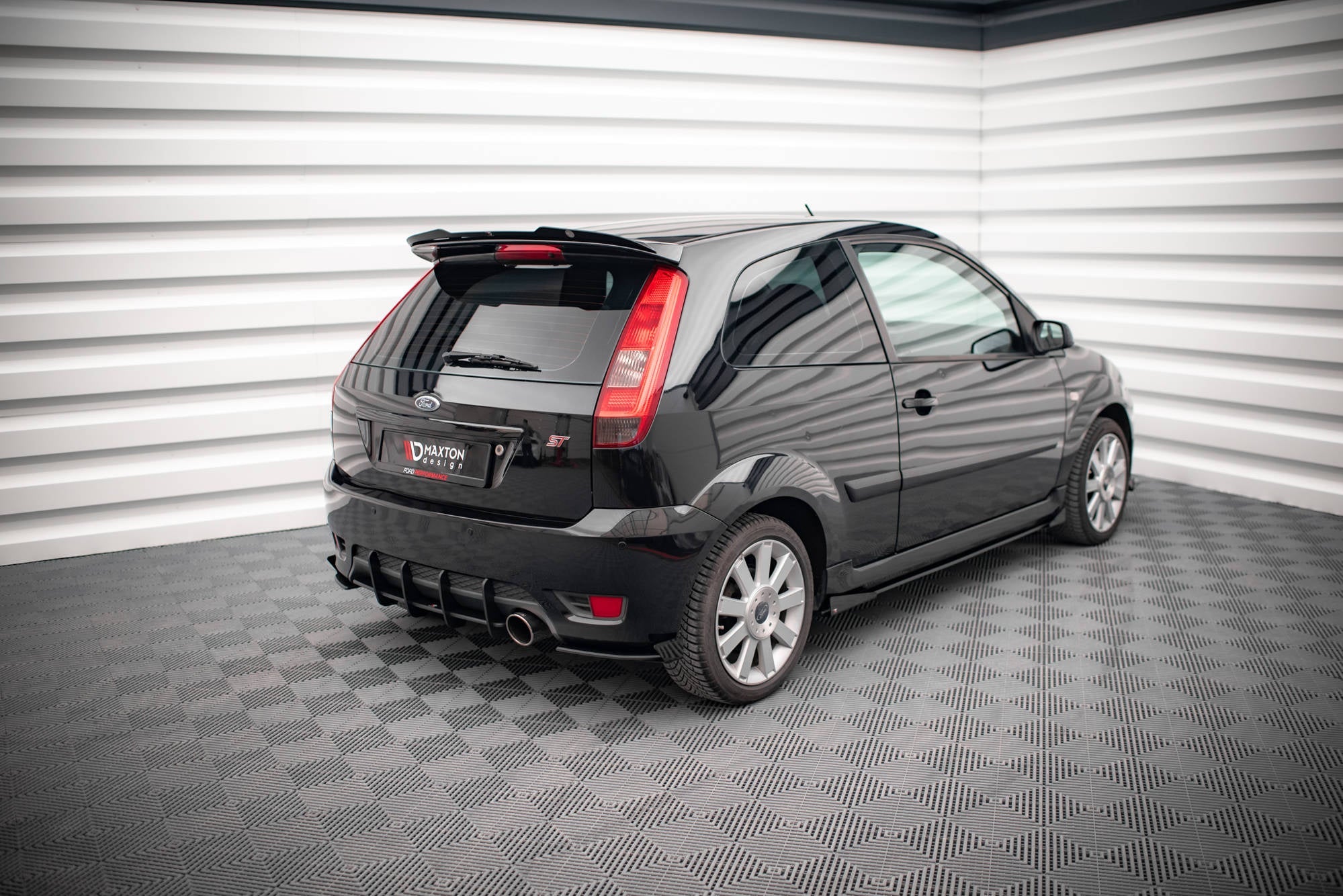 Maxton Design Street Pro Rear Side Splitters + Flaps para Ford Fiesta ST Mk6 - imagen 2