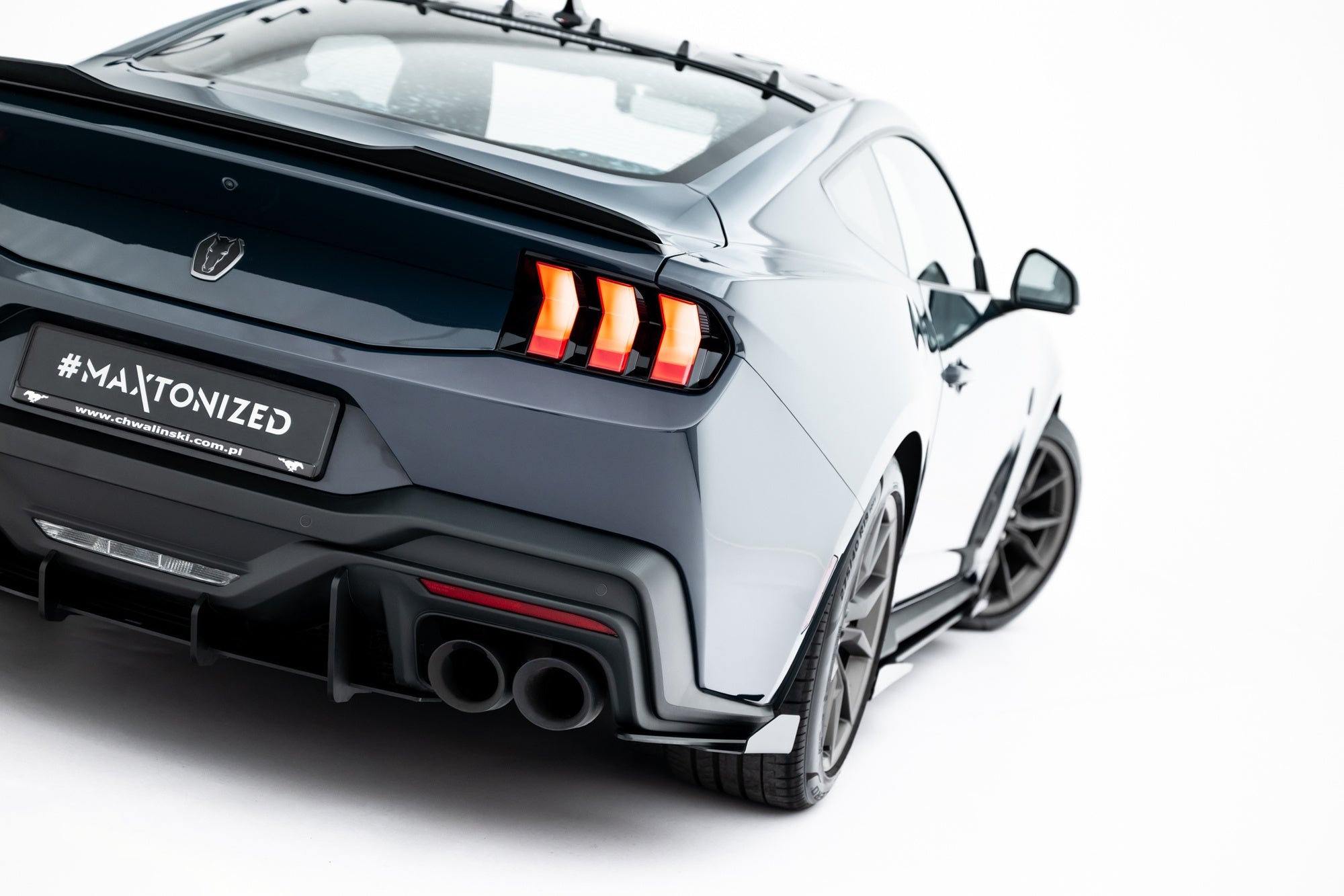 Maxton Design Street Pro Rear Side Splitters + Flaps para Ford Mustang Dark Horse Mk7 - imagen 1