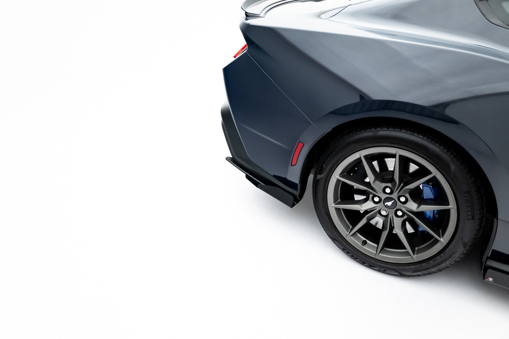 Maxton Design Street Pro Rear Side Splitters + Flaps para Ford Mustang Dark Horse Mk7 - imagen 5