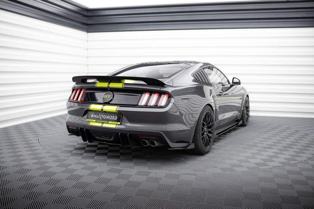 Maxton Design Street Pro Rear Side Splitters + Flaps para Ford Mustang GT Mk6 - imagen 2