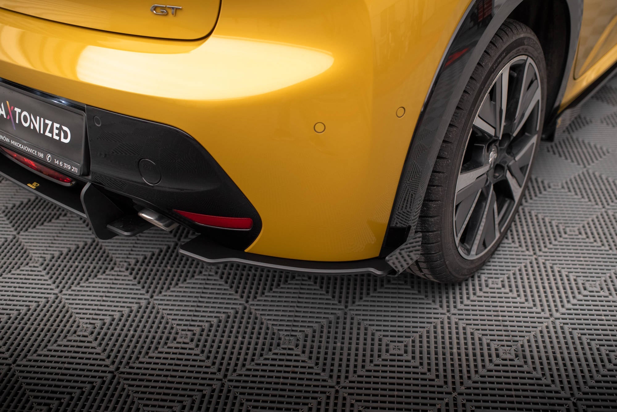 Maxton Design Street Pro Rear Side Splitters + Flaps para Peugeot 208 GT Mk2 - imagen 5