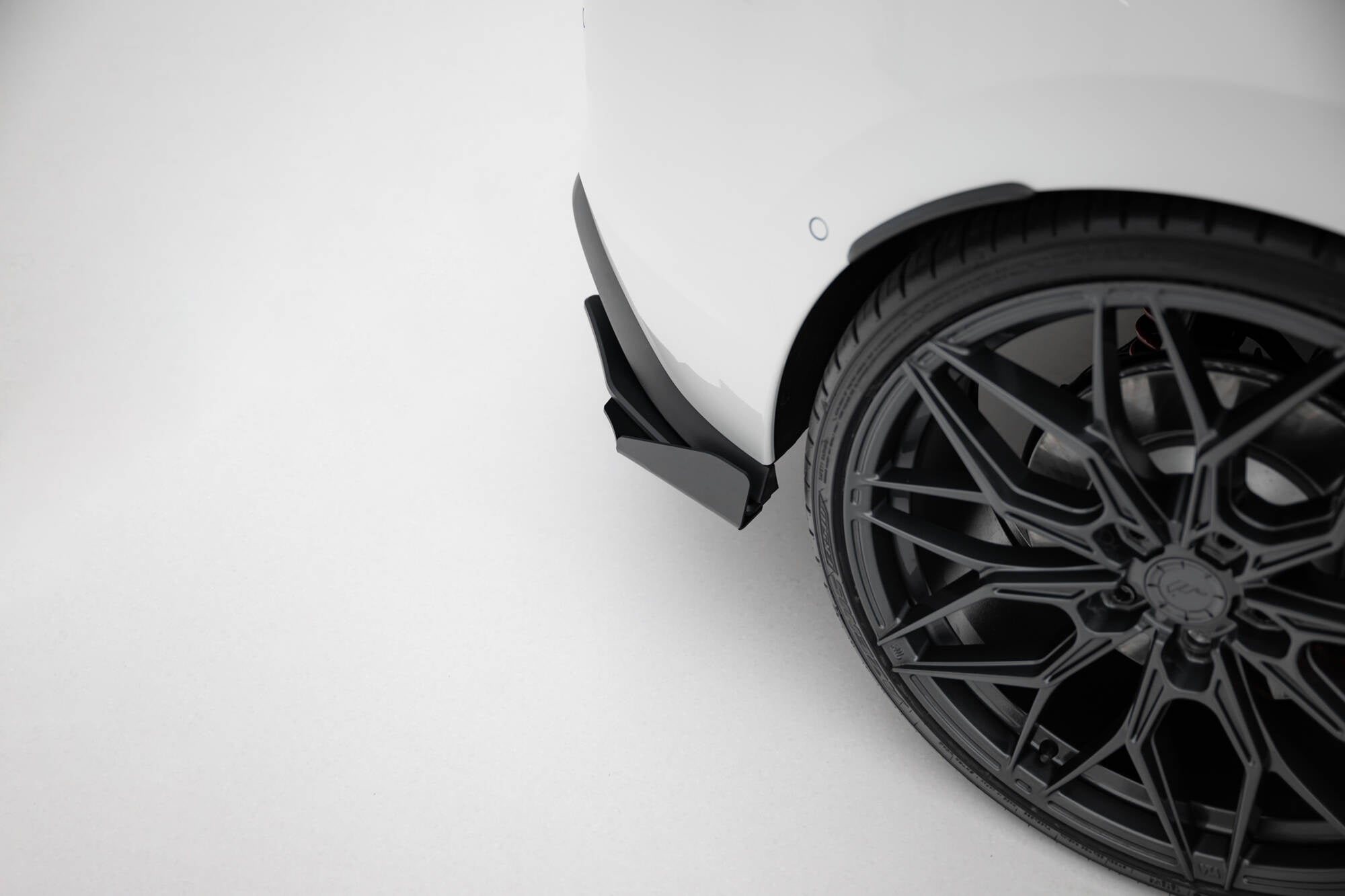 Maxton Design Street Pro Rear Side Splitters + Flaps para Volkswagen Golf GTI / GTE / R-Line Mk8 - imagen 7