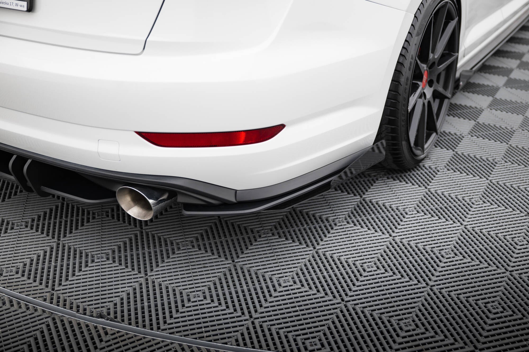 Maxton Design Street Pro Rear Side Splitters + Flaps para Volkswagen Jetta GLI Mk7 - imagen 1