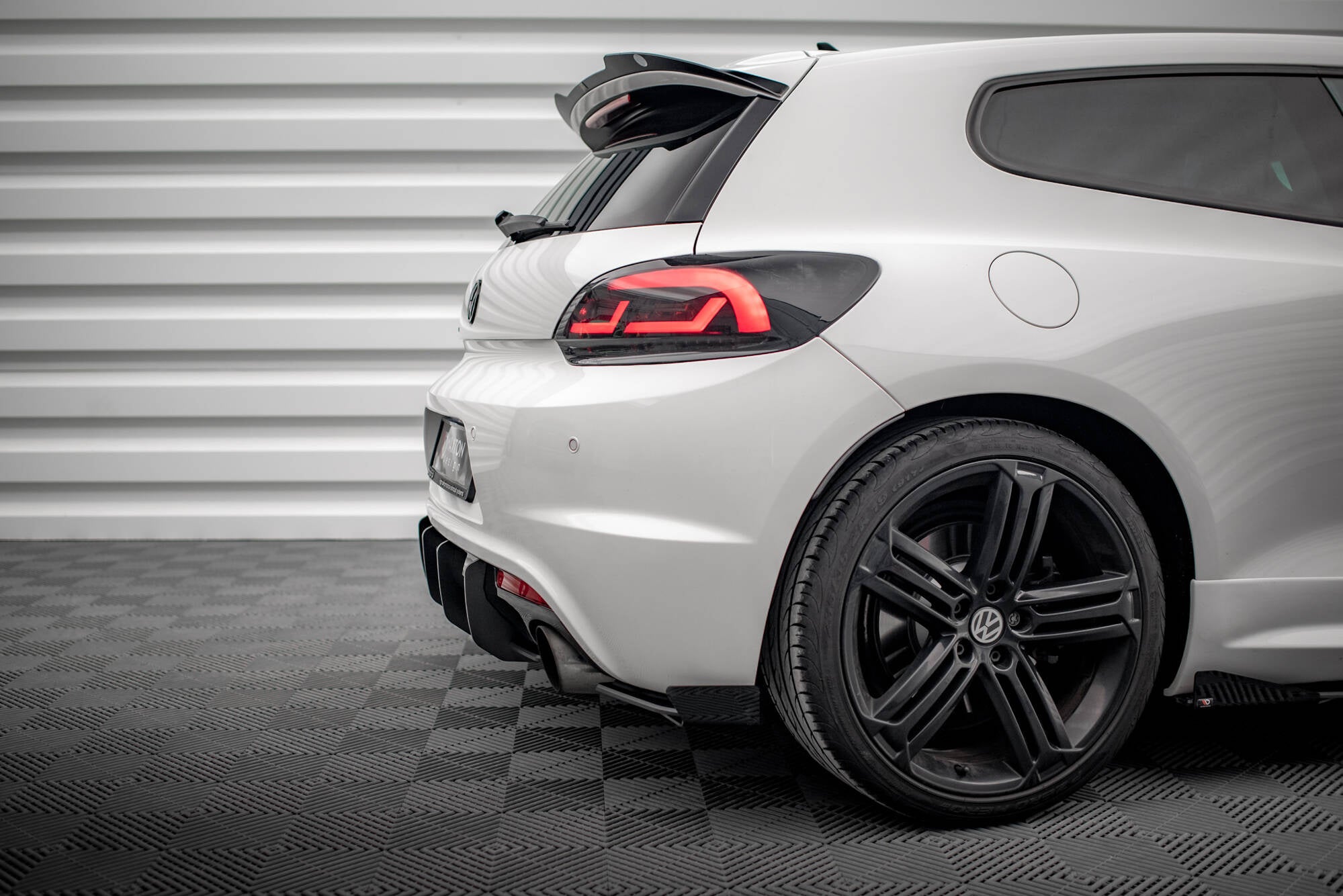 Maxton Design Street Pro Rear Side Splitters + Flaps para Volkswagen Scirocco R Mk3 - imagen 1