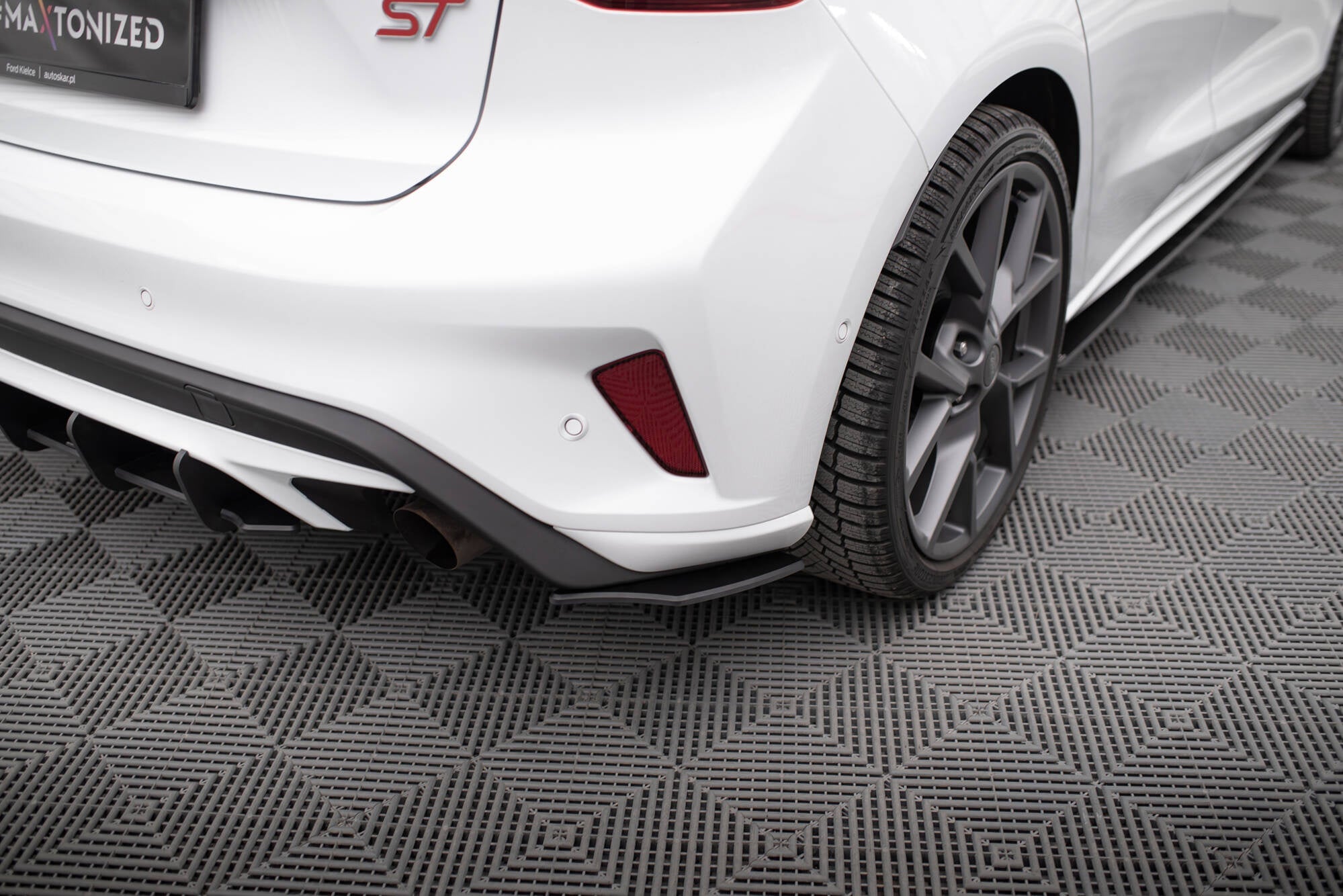 Maxton Design Street Pro Rear Side Splitters para Ford Focus ST Mk4 - imagen 1