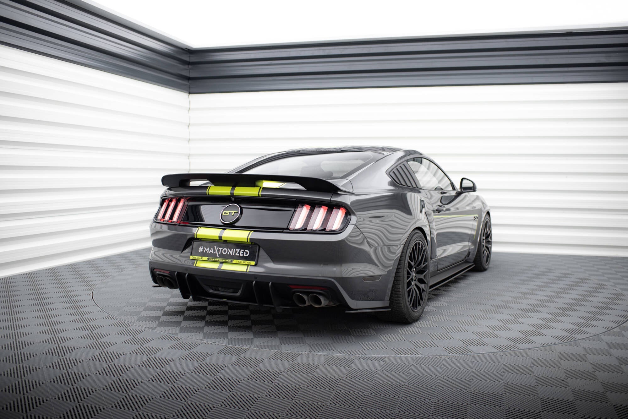 Maxton Design Street Pro Rear Side Splitters para Ford Mustang GT Mk6 - imagen 3