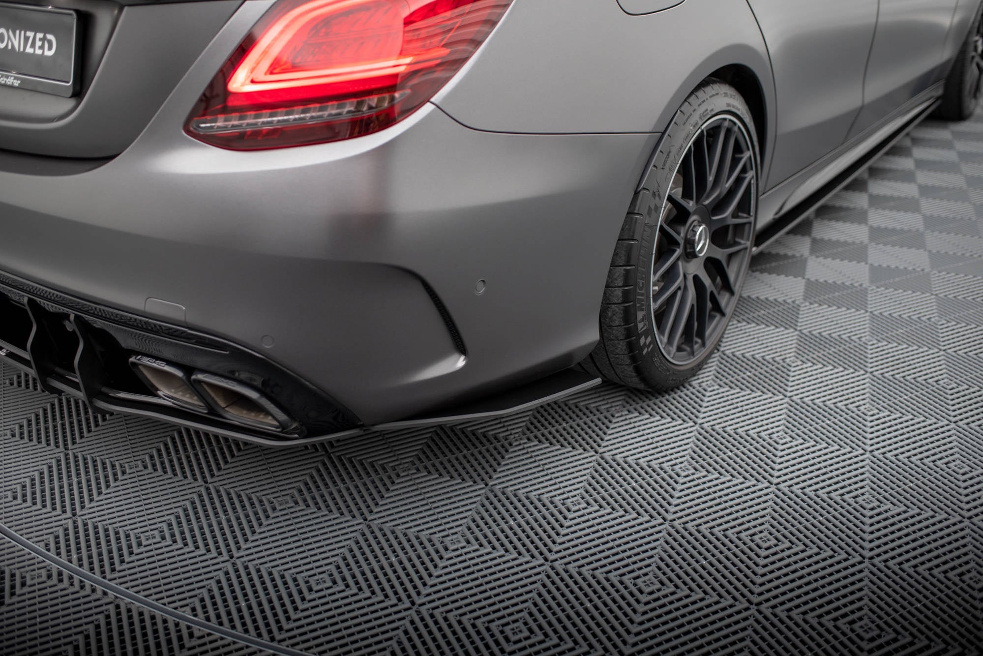 Maxton Design Street Pro Rear Side Splitters para Mercedes-AMG C63 Sedan / Estate W205 Facelift - imagen 1