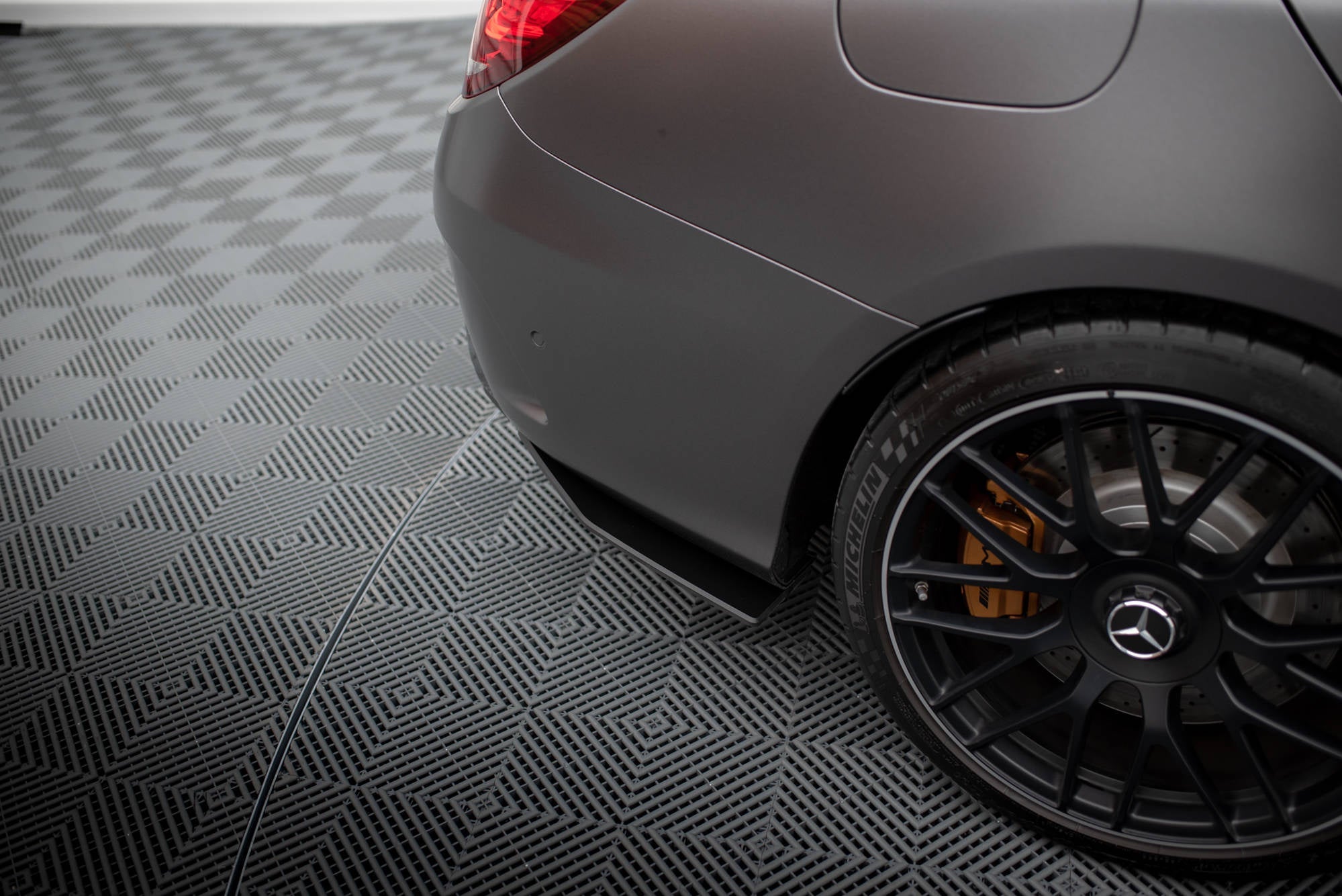Maxton Design Street Pro Rear Side Splitters para Mercedes-AMG C63 Sedan / Estate W205 Facelift - imagen 3