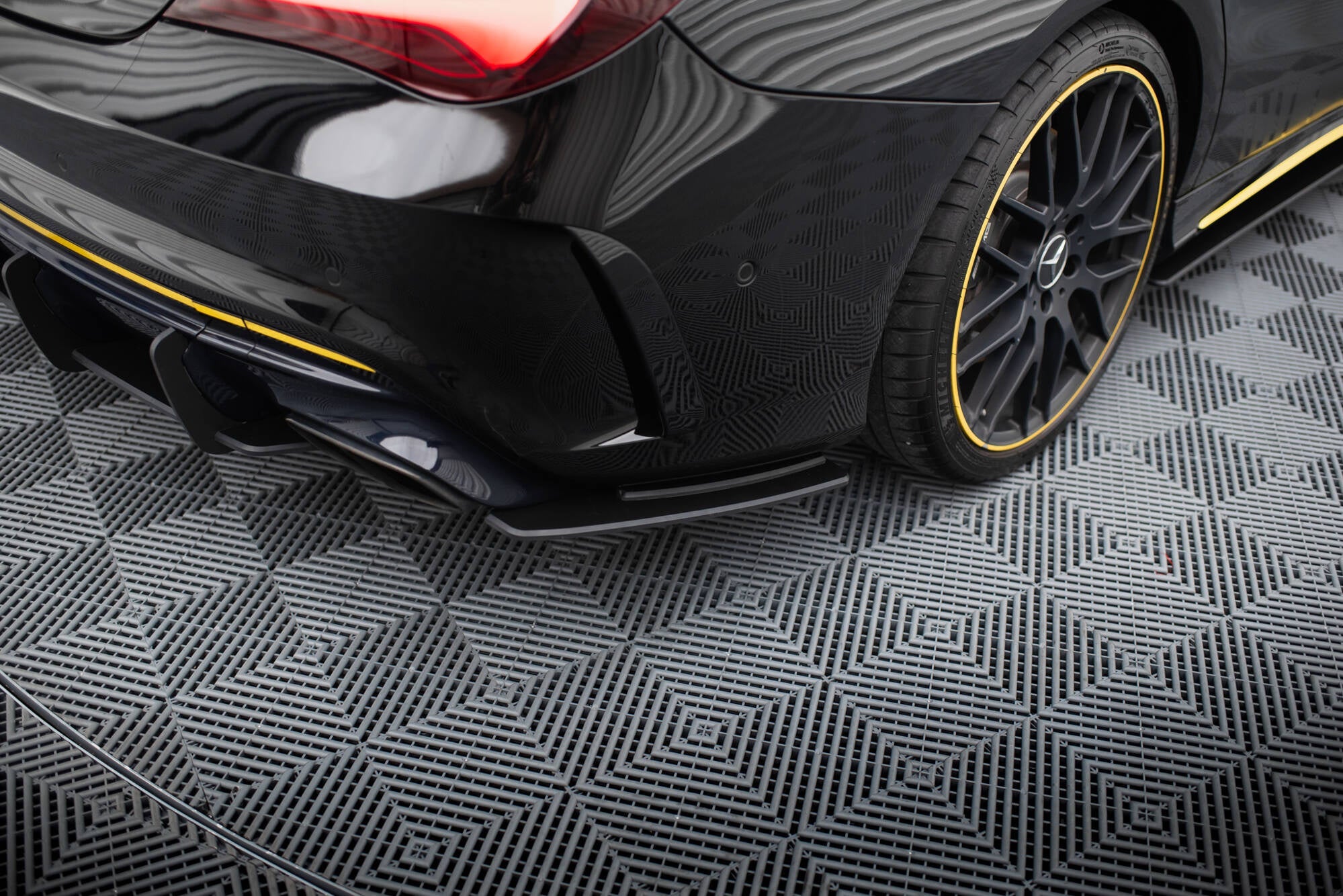 Maxton Design Street Pro Rear Side Splitters para Mercedes-AMG CLA 45 C117 Facelift - imagen 1