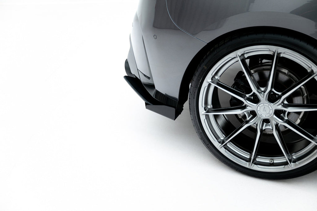 Maxton Design Street Pro Rear Side Splitters V.1 + Flaps para BMW M135i F70 - imagen 4