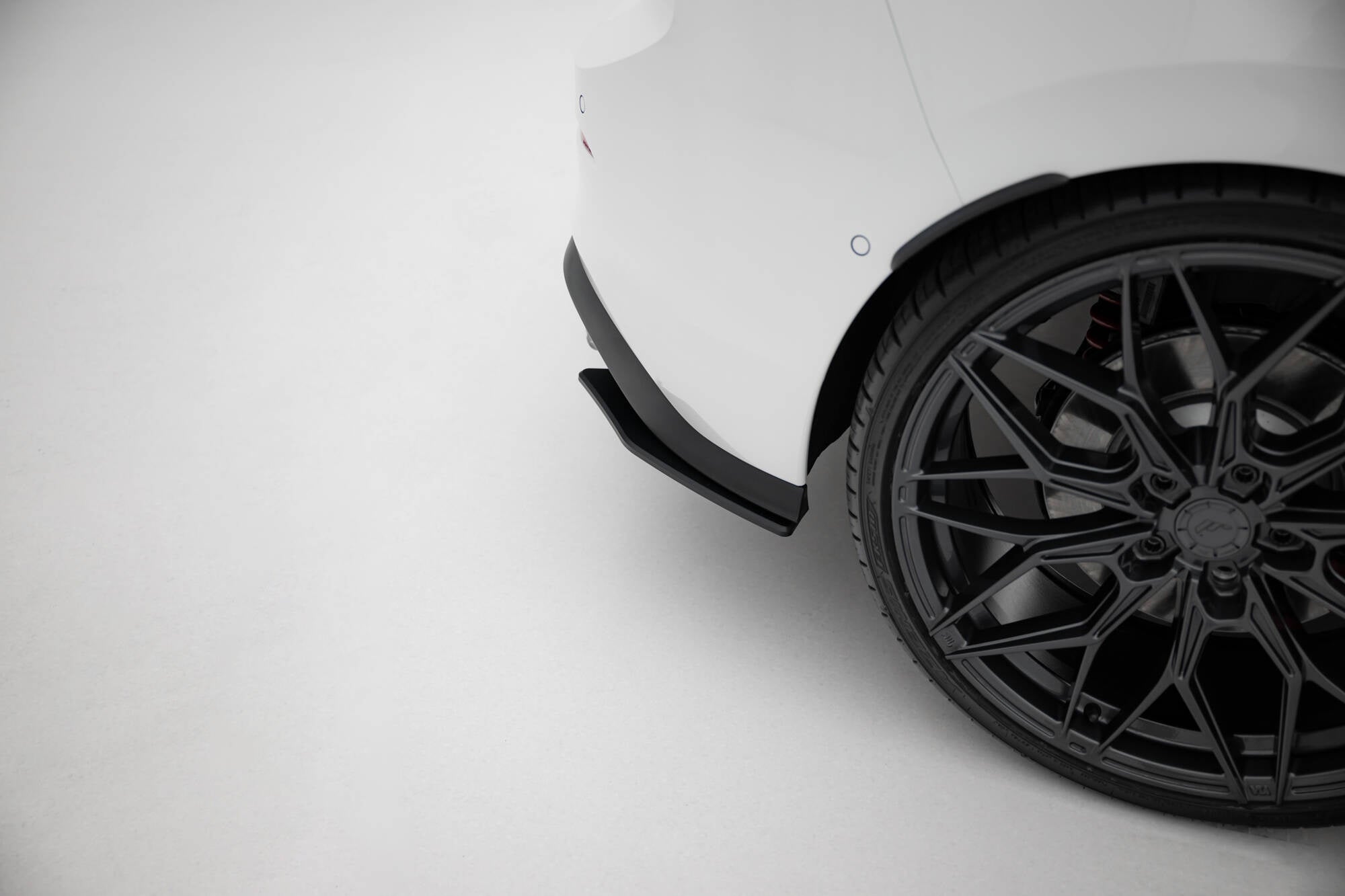 Maxton Design Street Pro Rear Side Splitters V.1 para Volkswagen Golf GTI / GTE / R-Line Mk8 - imagen 4