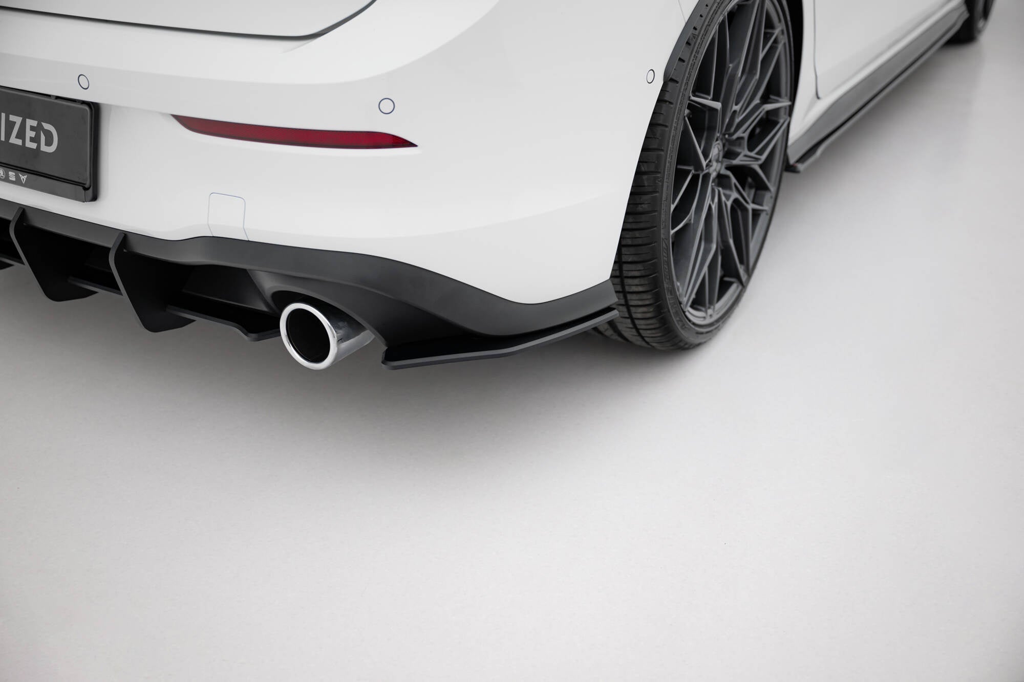 Maxton Design Street Pro Rear Side Splitters V.1 para Volkswagen Golf GTI / GTE / R-Line Mk8 - imagen 1