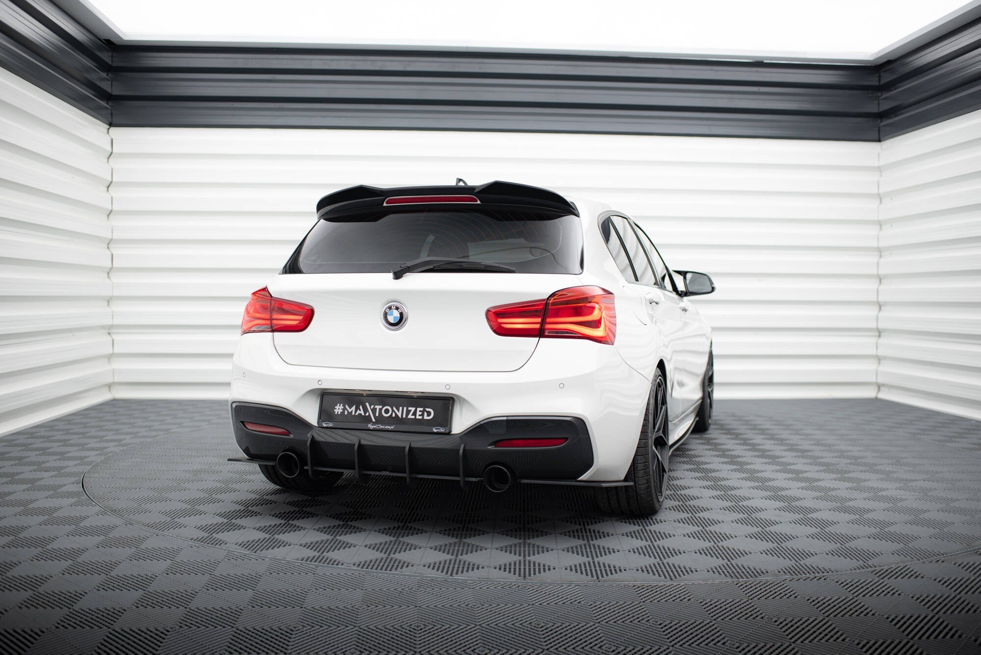 Maxton Design Street Pro Rear Side Splitters V.2 para BMW 1 F20 M-Pack M140i - imagen 2