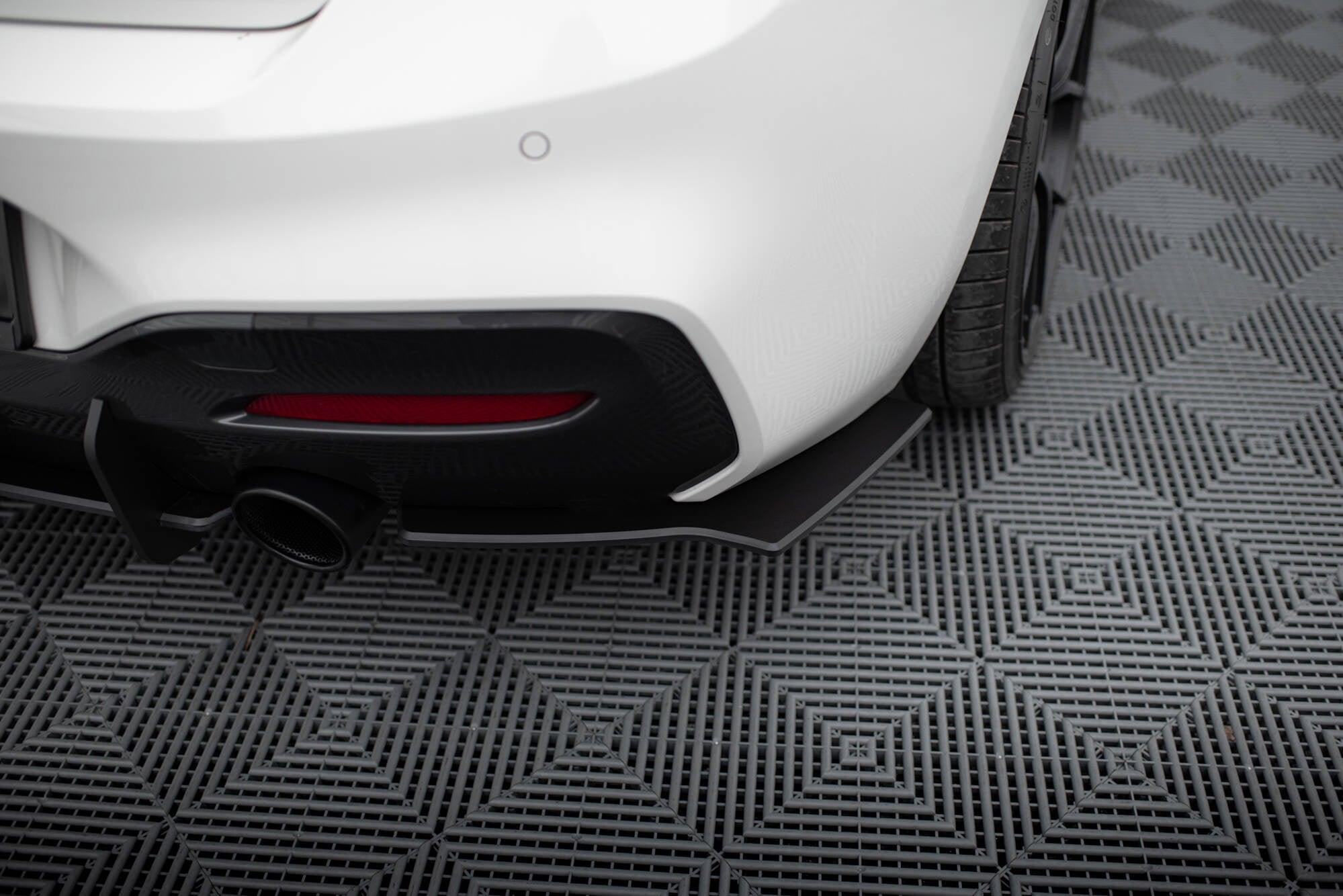 Maxton Design Street Pro Rear Side Splitters V.2 para BMW 1 F20 M-Pack M140i - imagen 1
