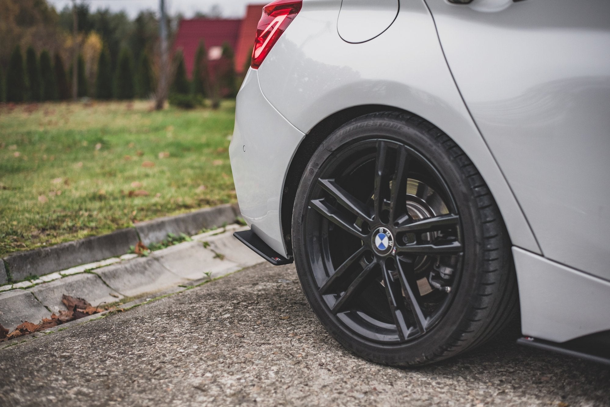 Maxton Design Street Pro Rear Side Splitters V.3 para BMW 1 F20 M140i - imagen 3