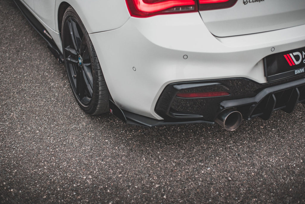 Maxton Design Street Pro Rear Side Splitters V.3 + Flaps para BMW 1 F20 M140i - imagen 1