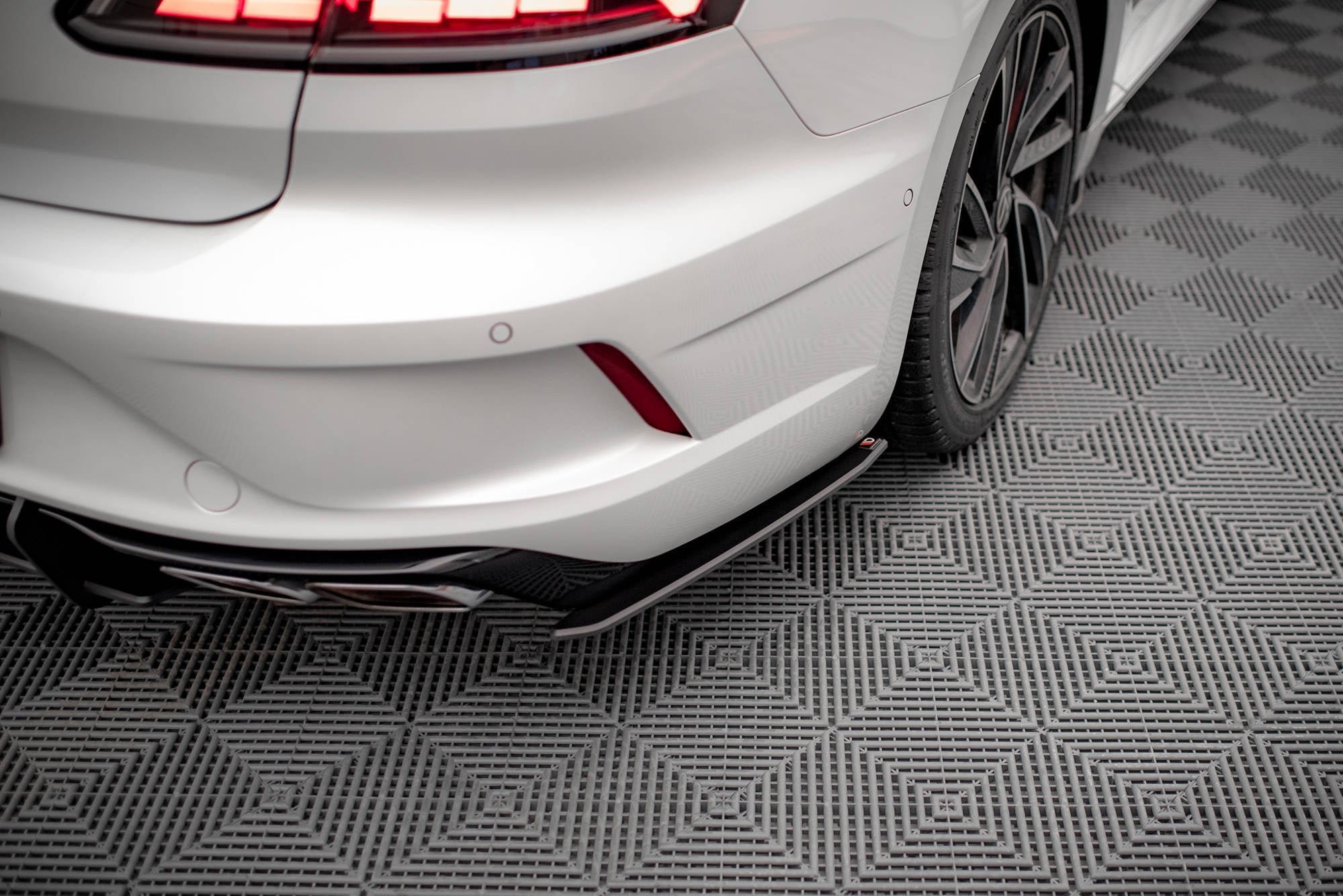 Maxton Design Street Pro Rear Side Splitters para Volkswagen Arteon R Sedan / Shooting Brake Mk1 Faceift - imagen 1