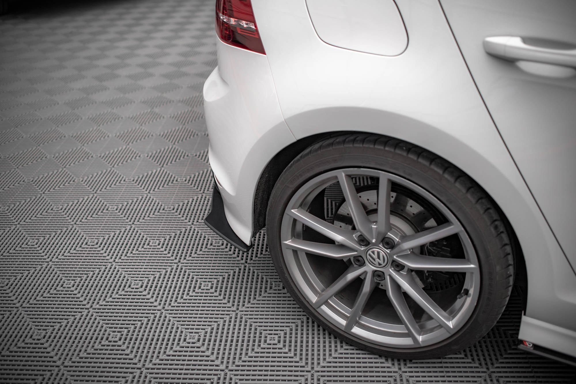 Maxton Design Street Pro Rear Side Splitters para Volkswagen Golf R Mk7 - imagen 1
